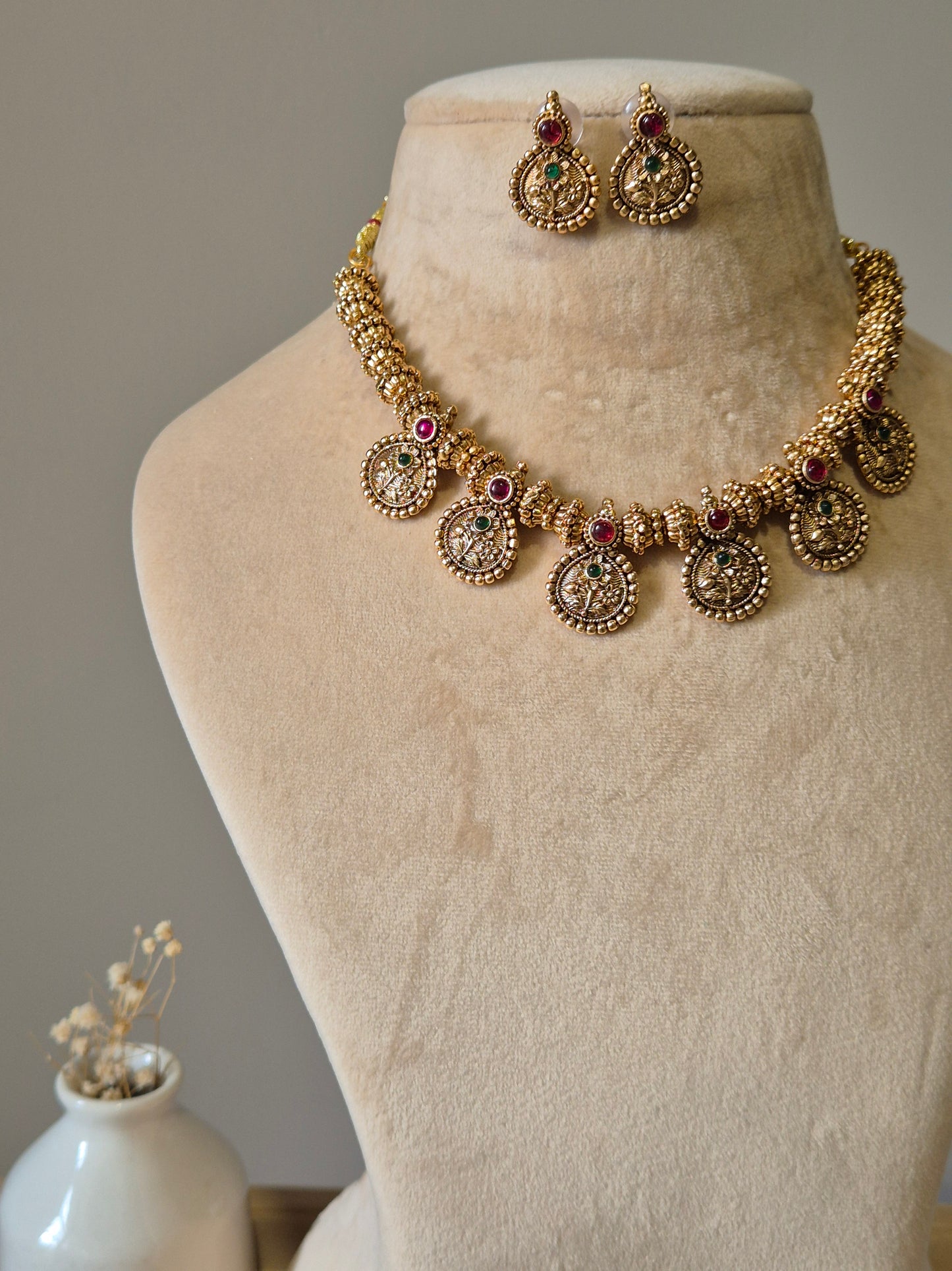 Gold necklace set, Bhumi by Naitri, premium festive jewelry.