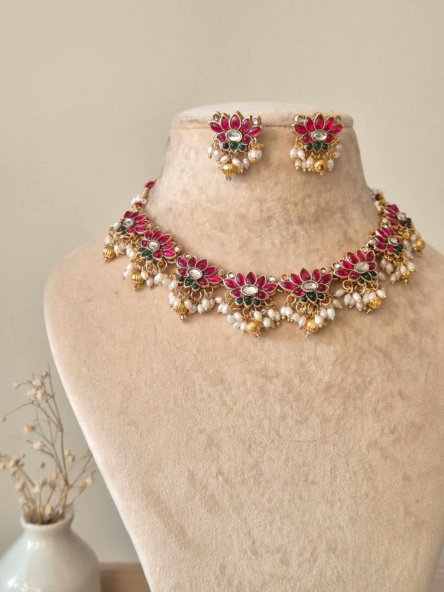 Mridula Necklace Set