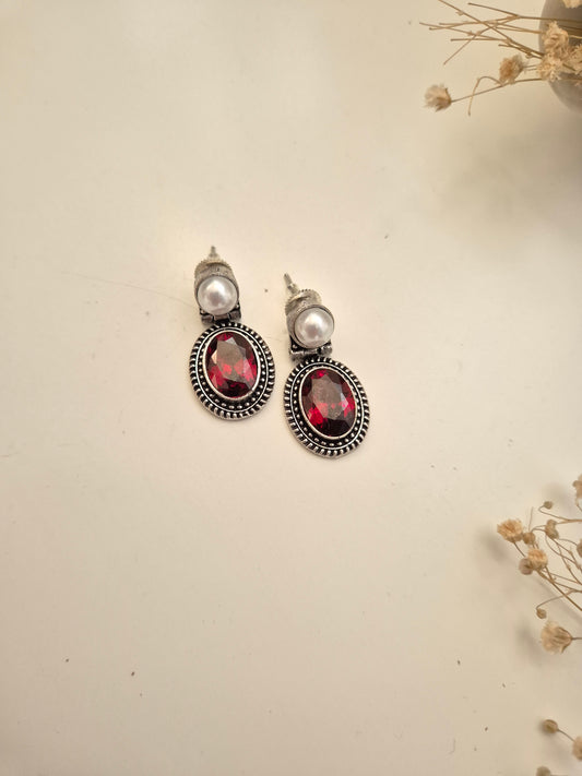 Elegant handcrafted oxidized Bindiya Earrings in red, versatile dangle accessory.