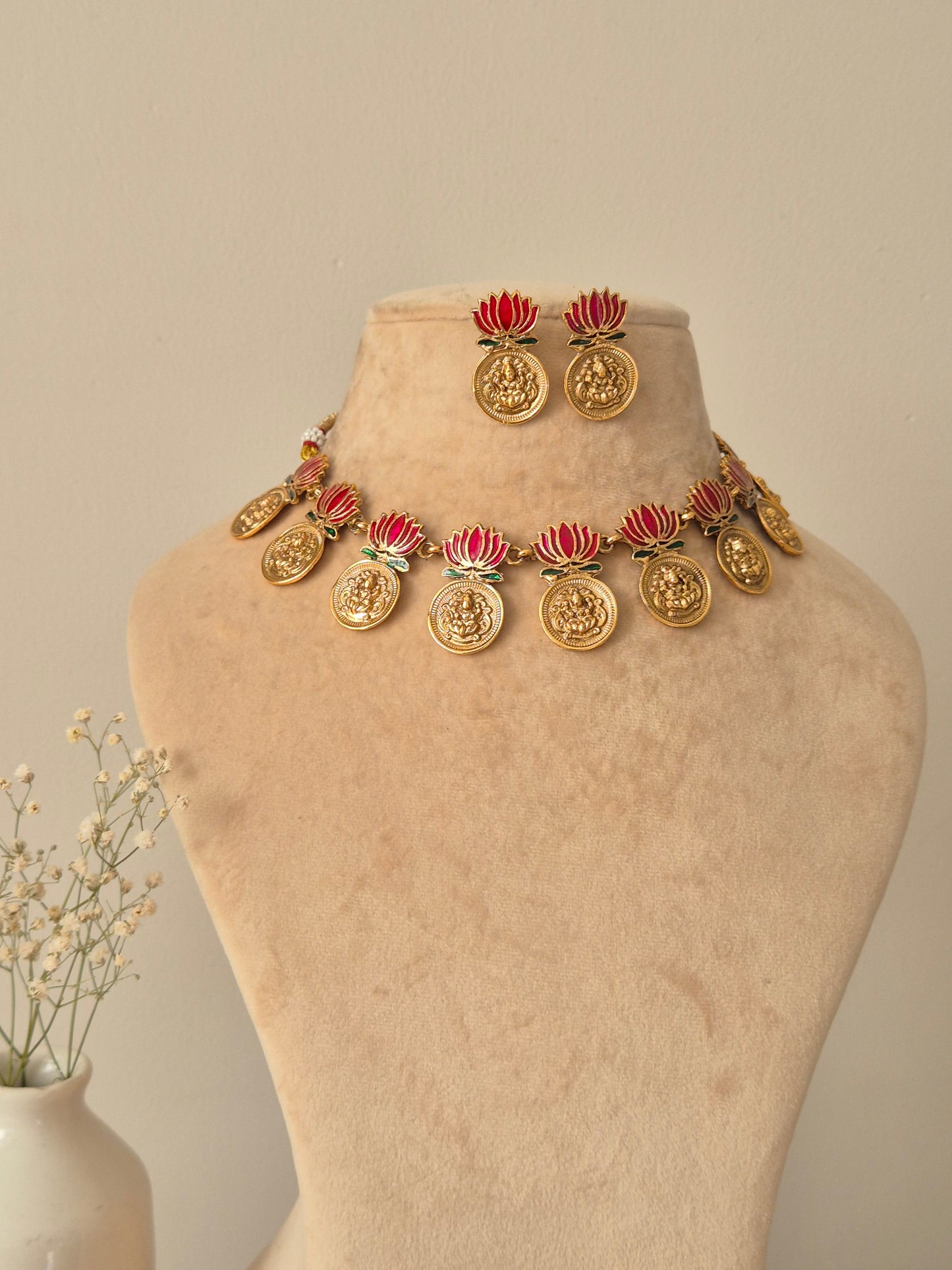 Bhoomika Necklace Set