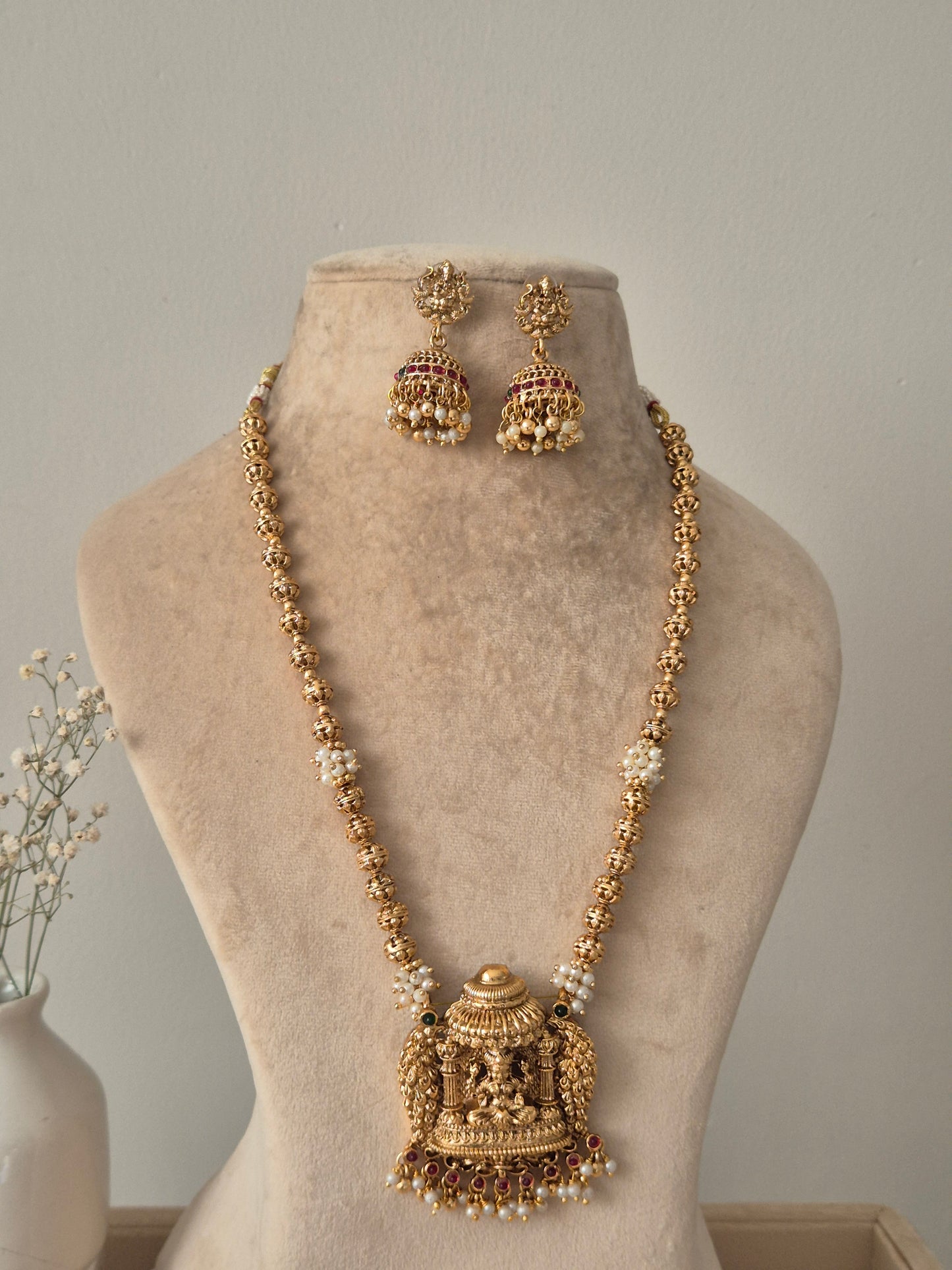 Ayanshi Temple Necklace Set