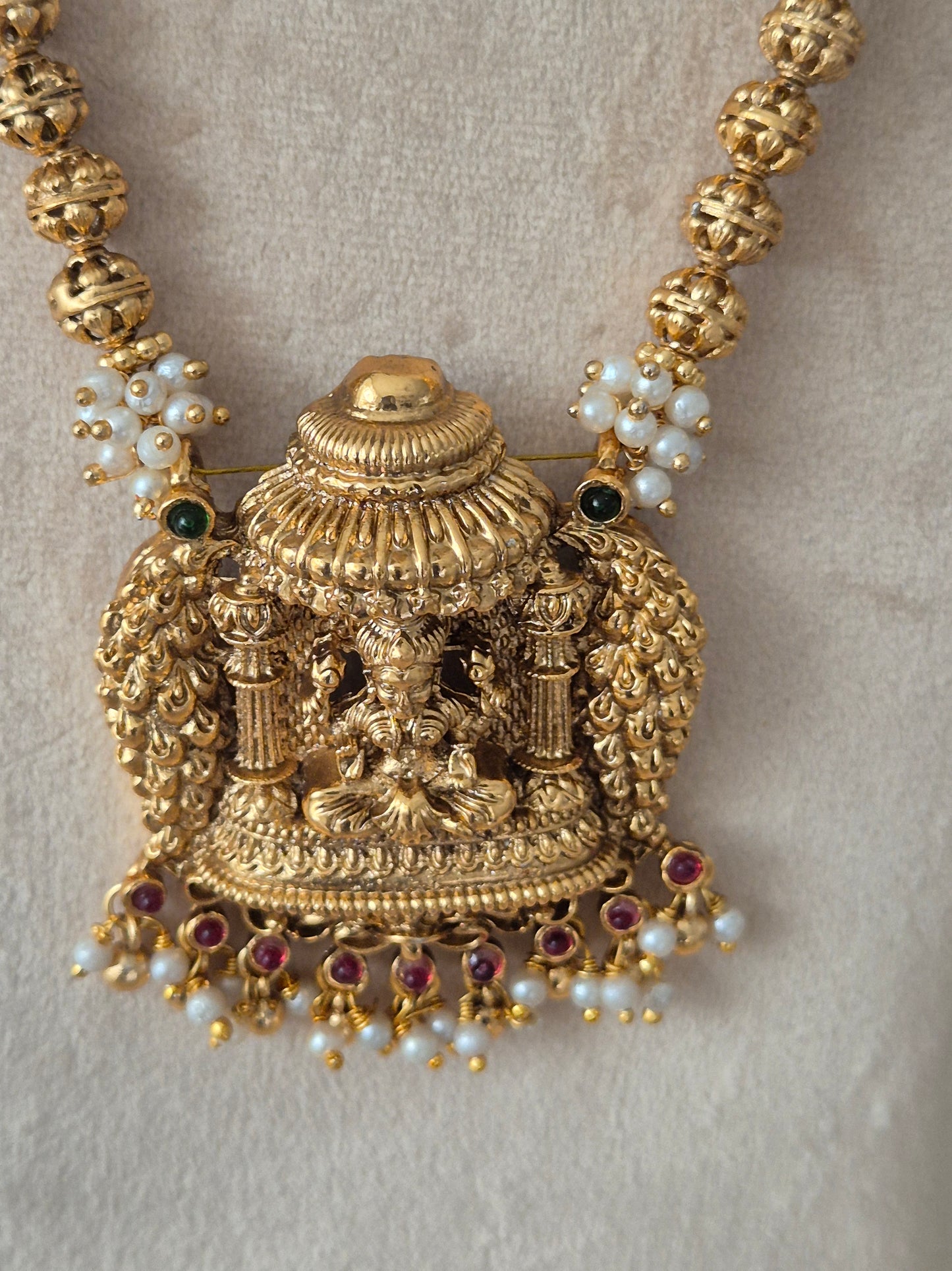 Ayanshi Temple Necklace Set