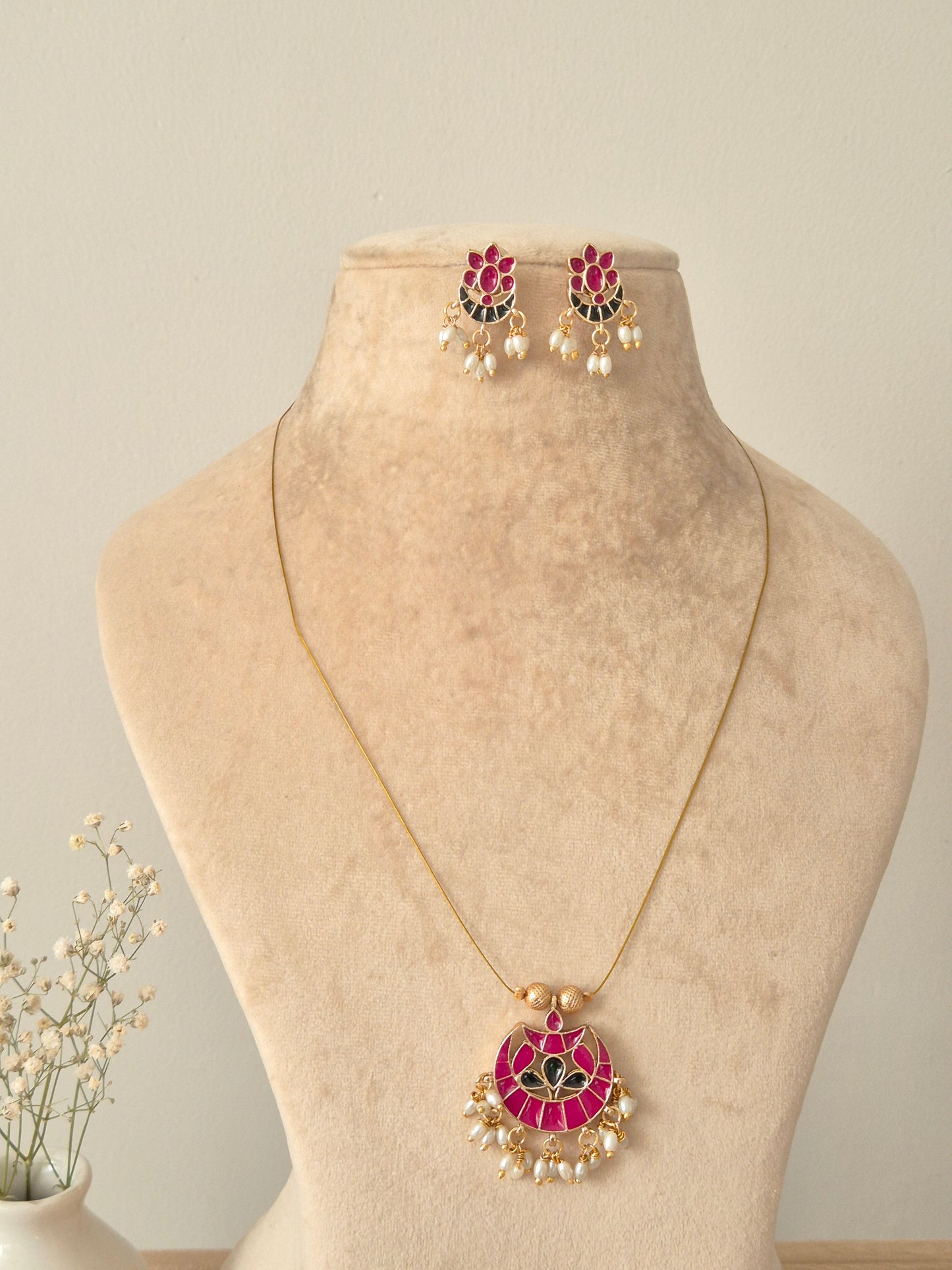 Amara Necklace Set