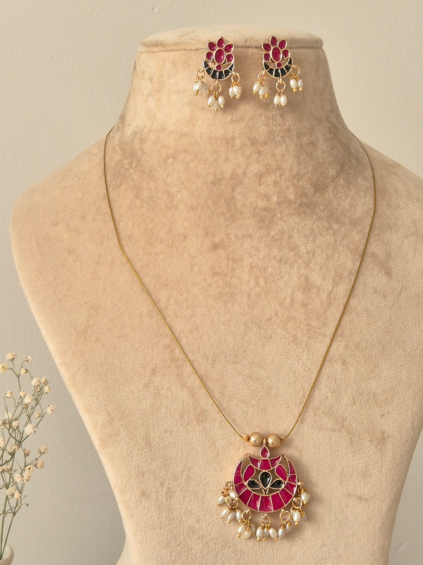 Amara Necklace Set