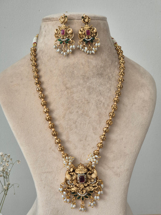 Nikita Temple Necklace Set
