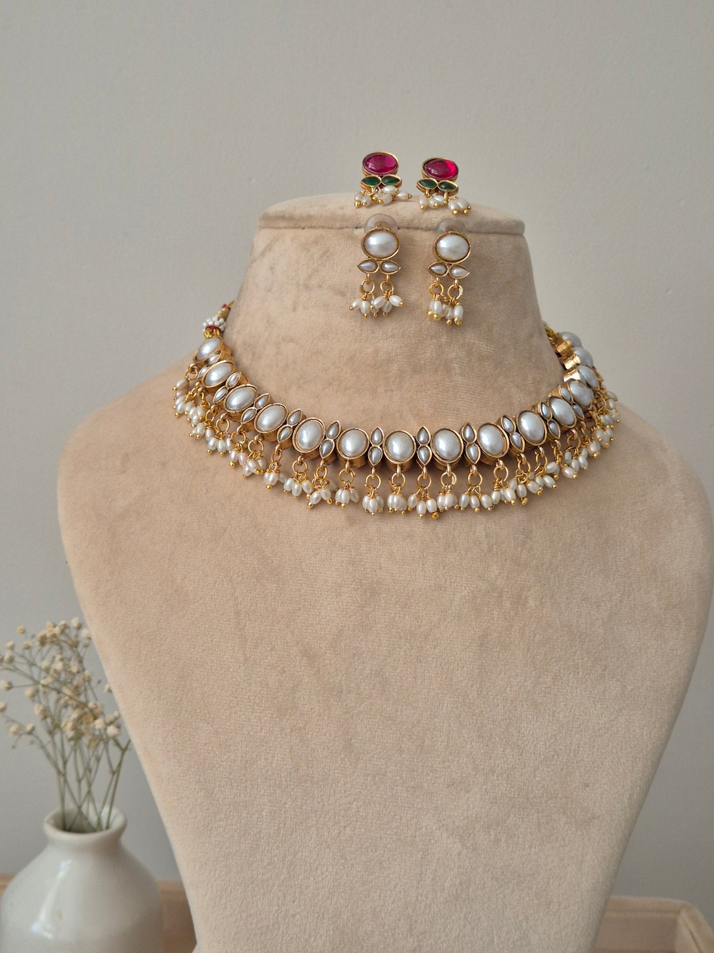 Anura Reversible Golden Necklace Set