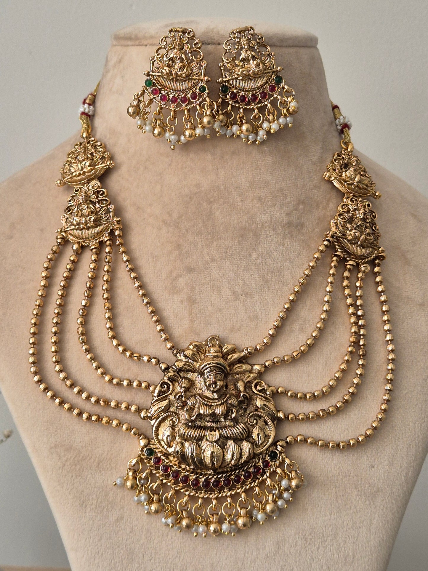 Chaya Golden Necklace Set