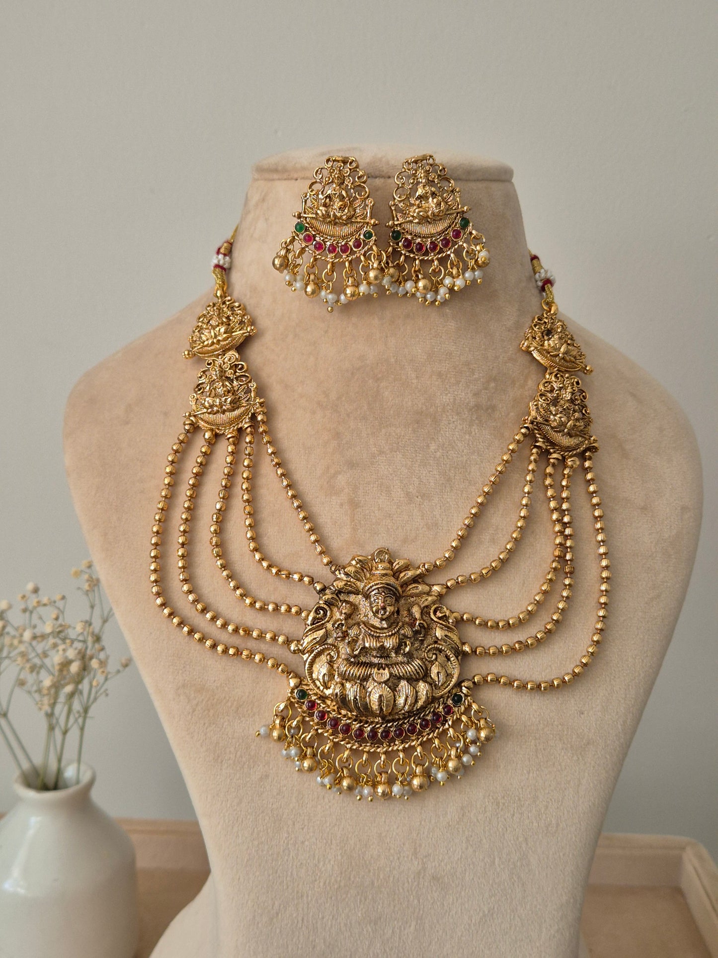 Chaya Golden Necklace Set
