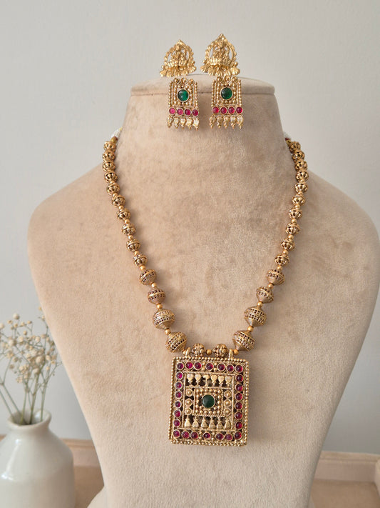 Lakshmi Reversible Golden Necklace Set