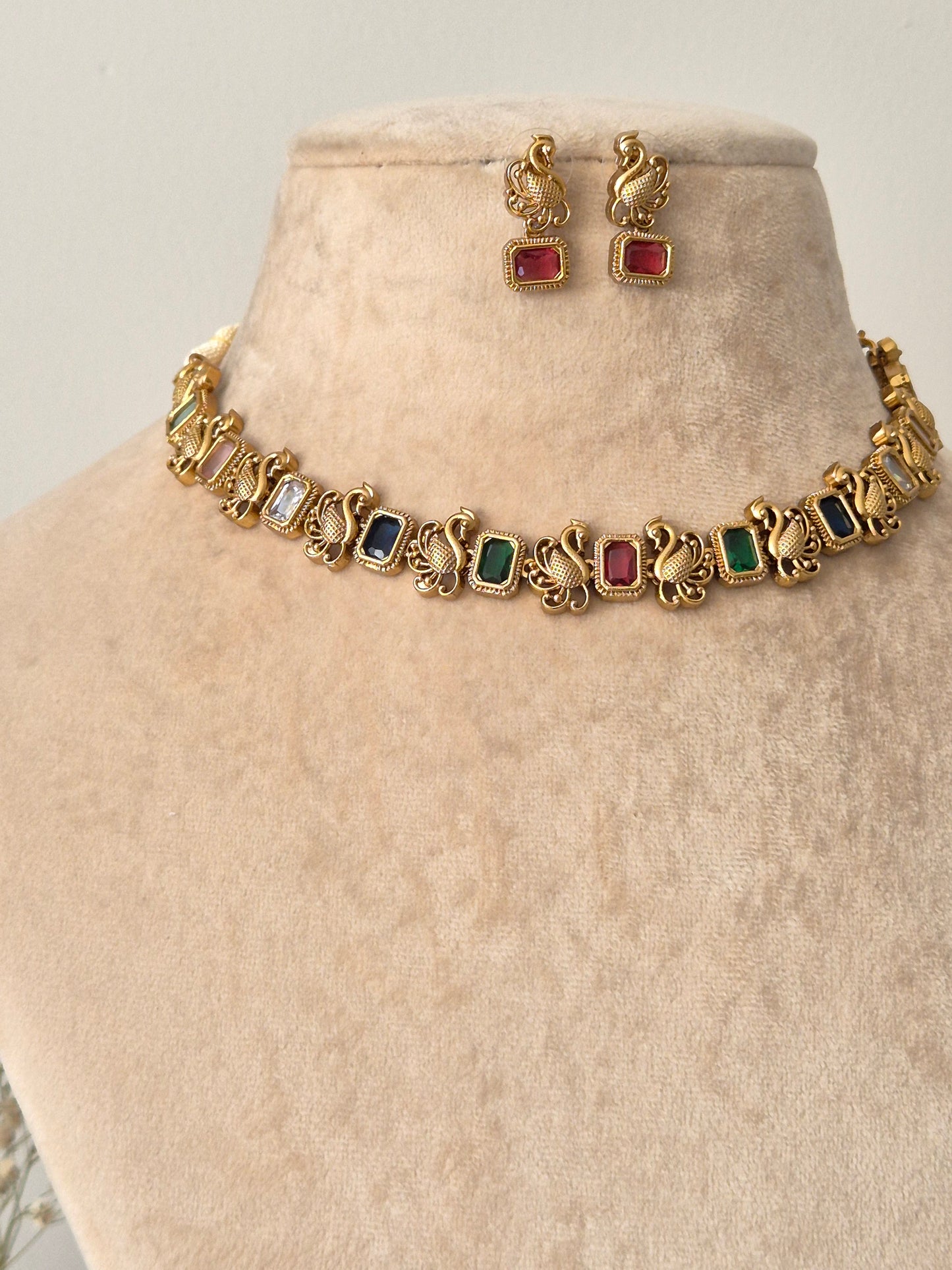 Vaidehi Golden Necklace Set