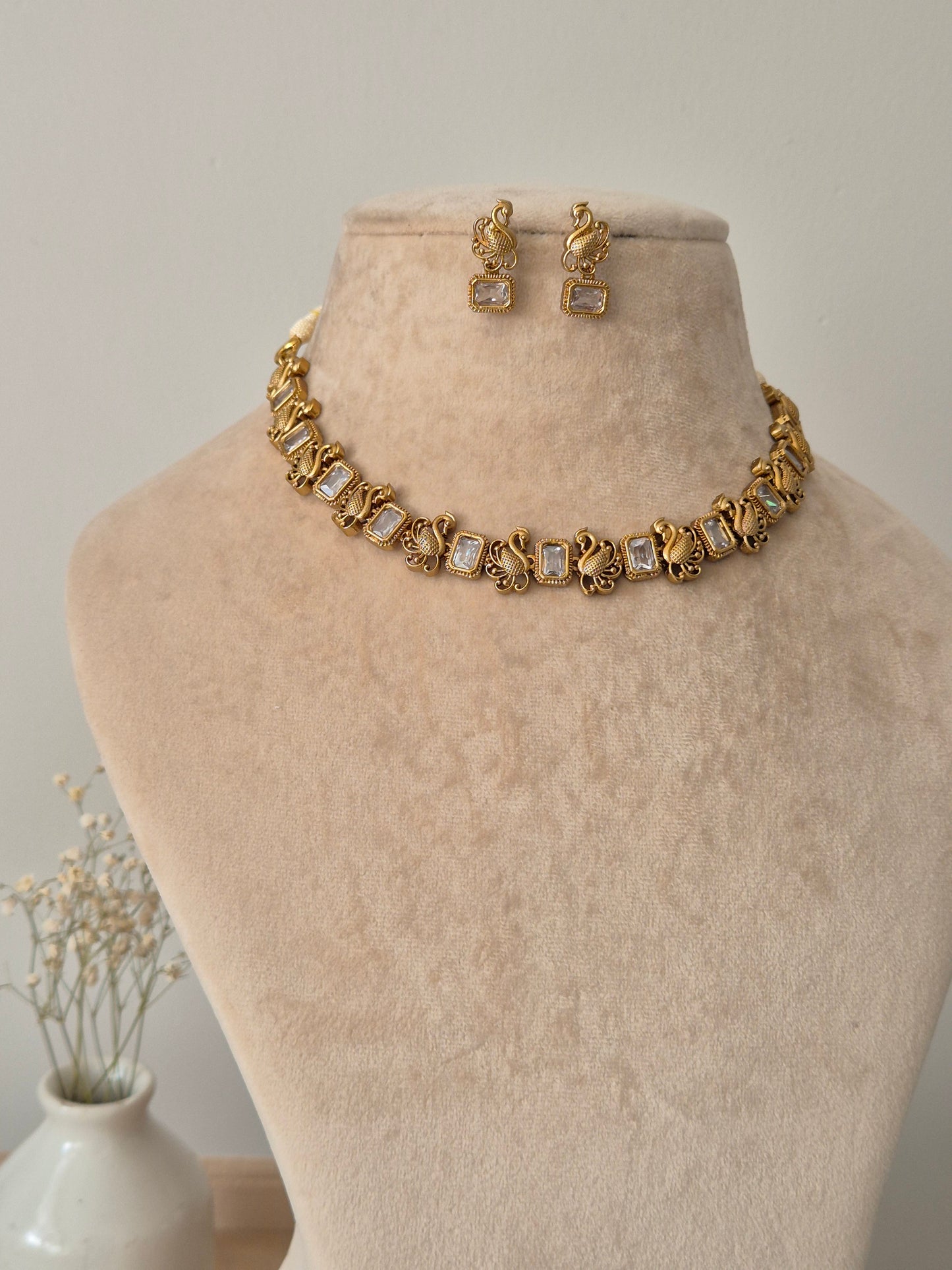 Varnika Golden Necklace Set