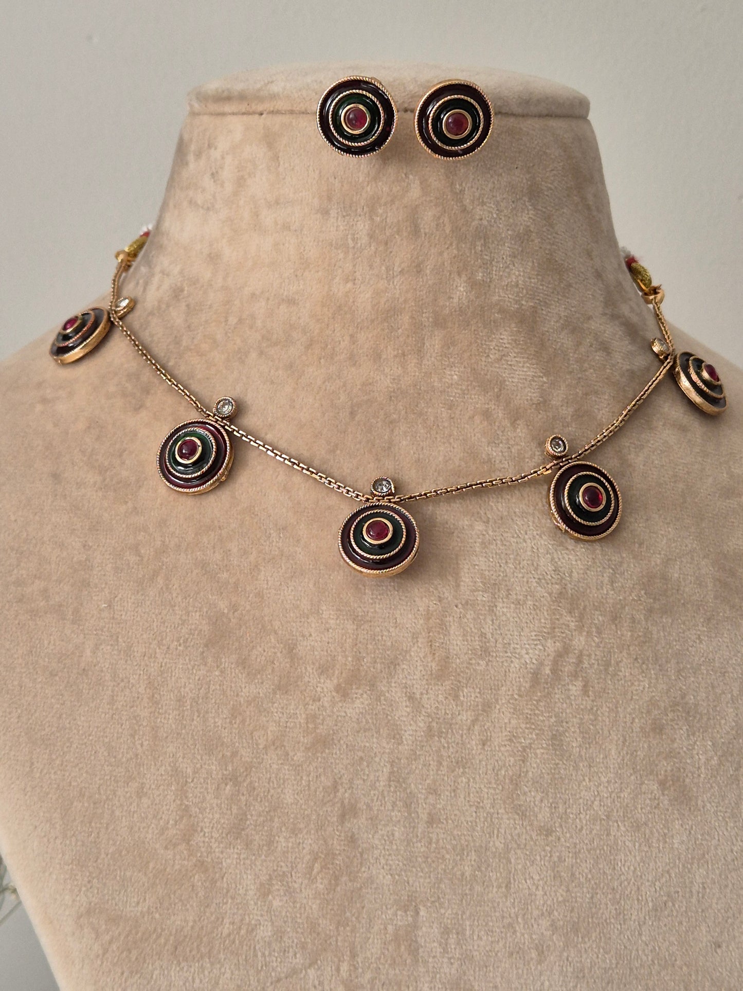 Anika Golden Necklace Set