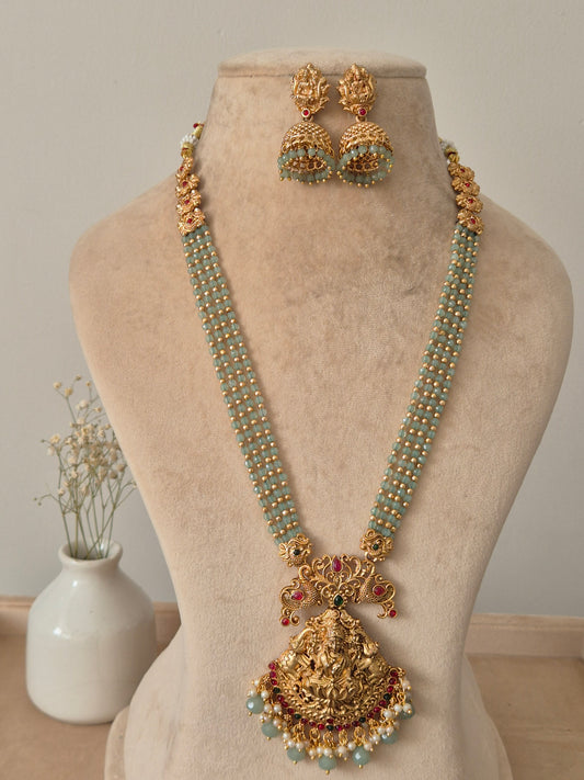 Chaaru Golden Necklace Set