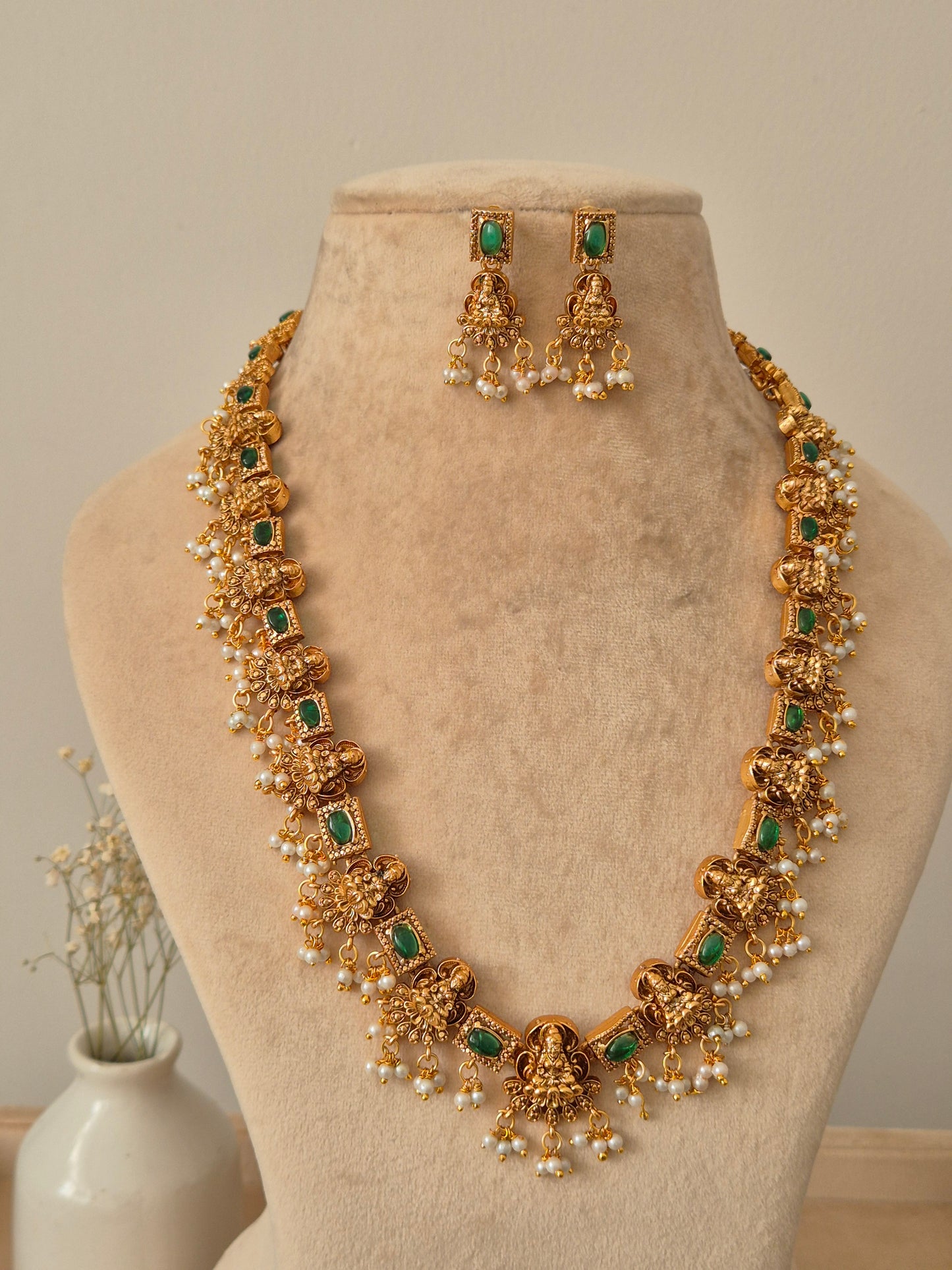 Durga Golden Neckace Set