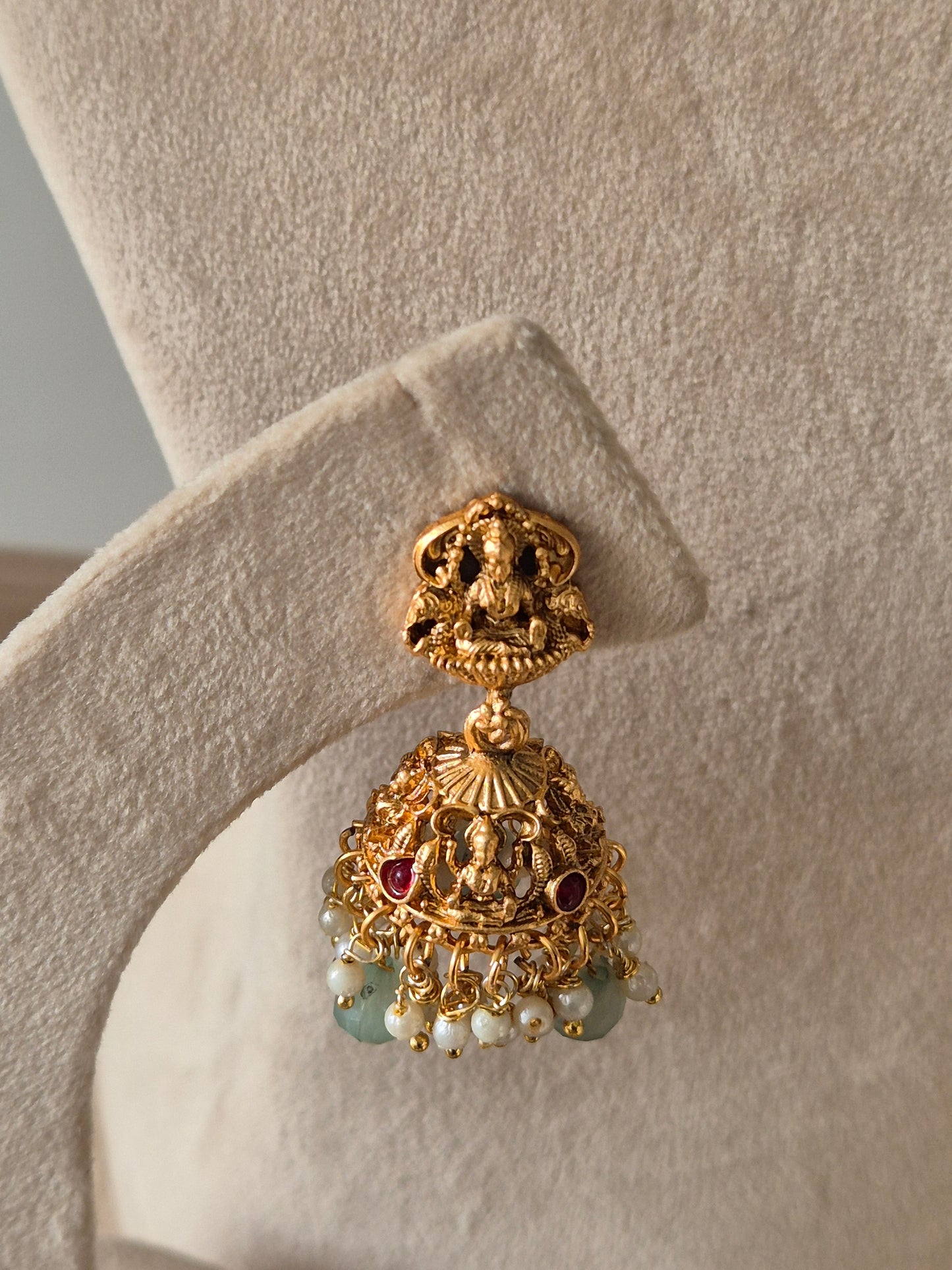 Juhi Necklace Set
