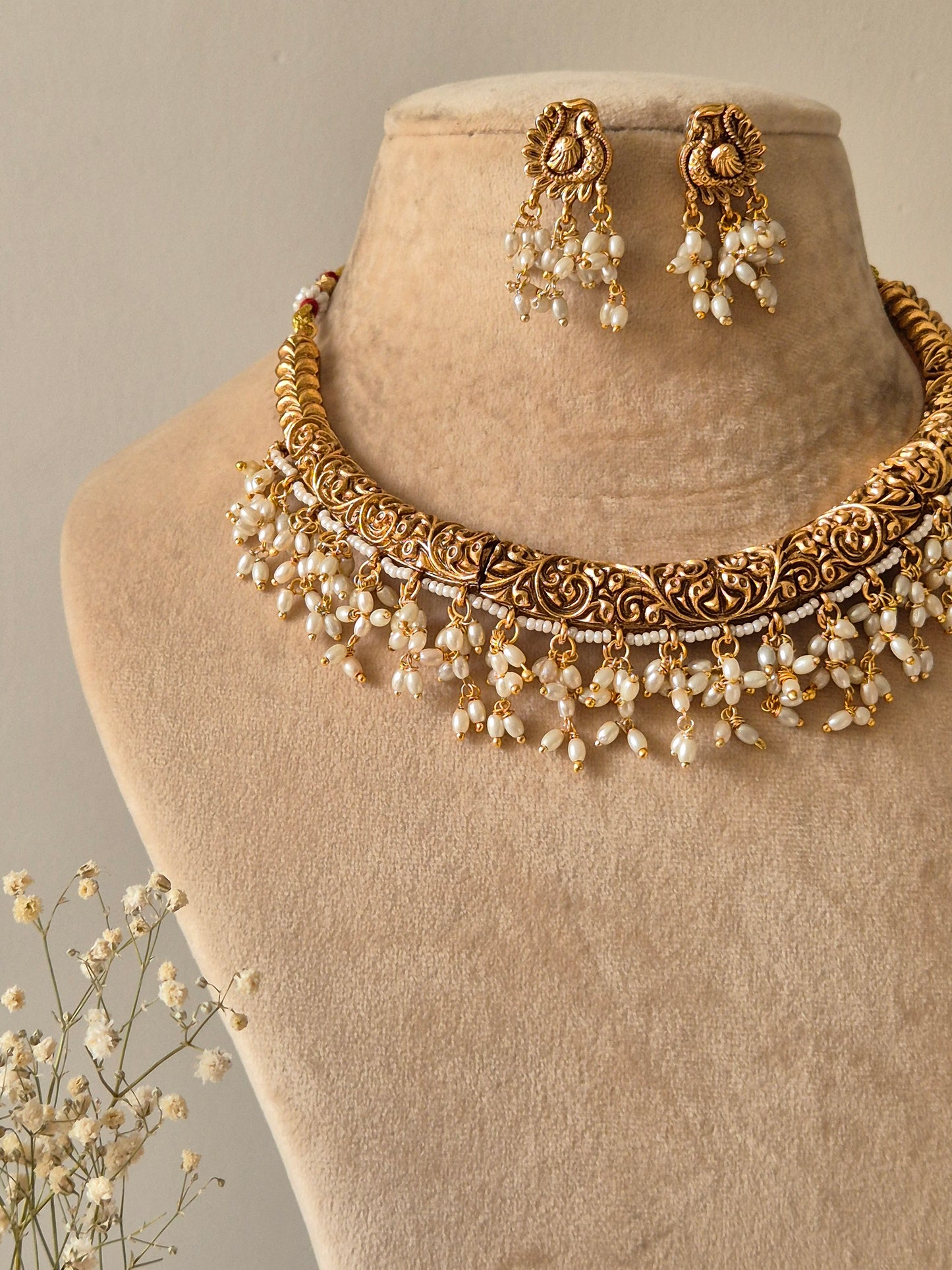 Pravya Necklace Set