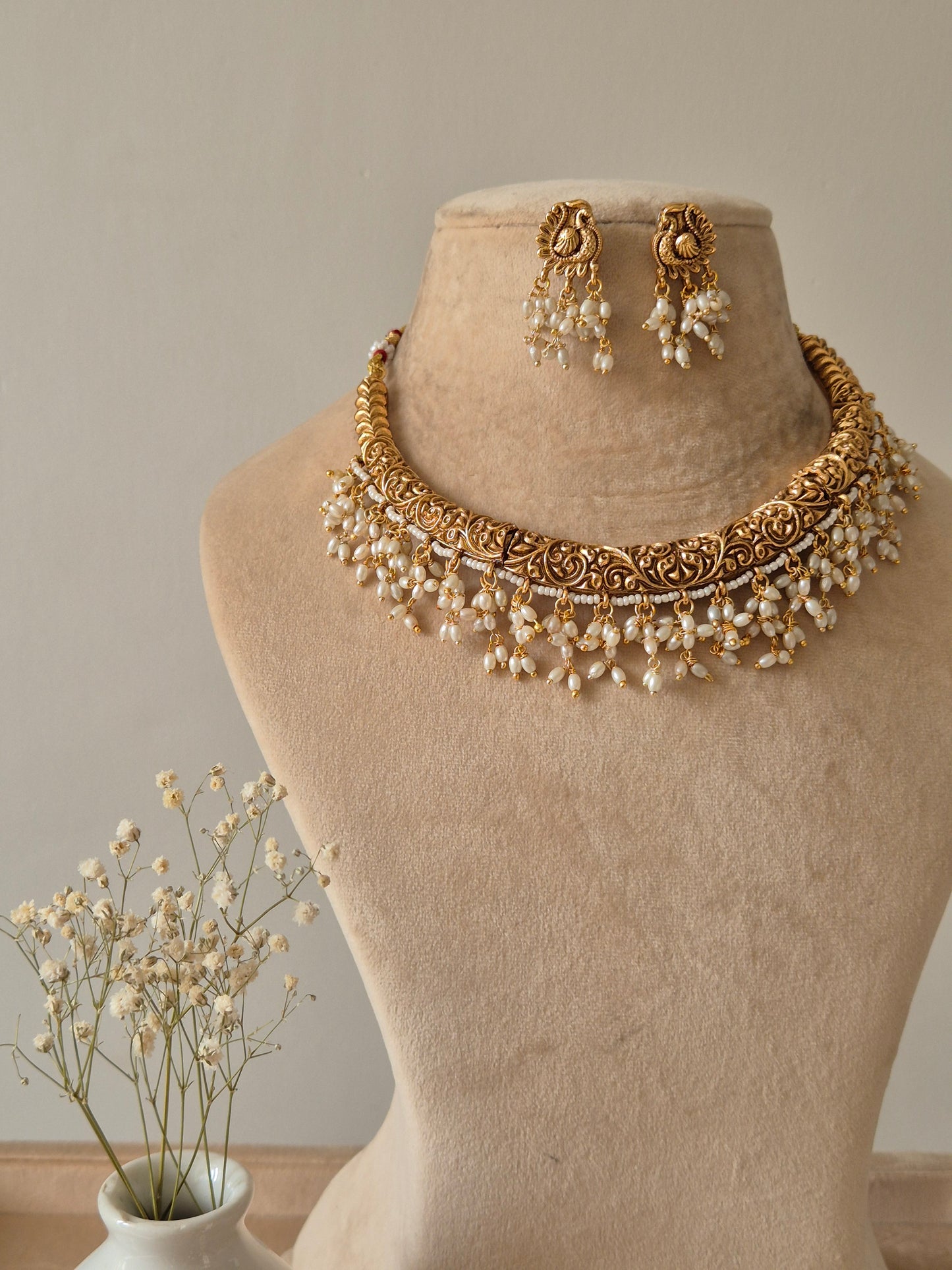 Pravya Necklace Set