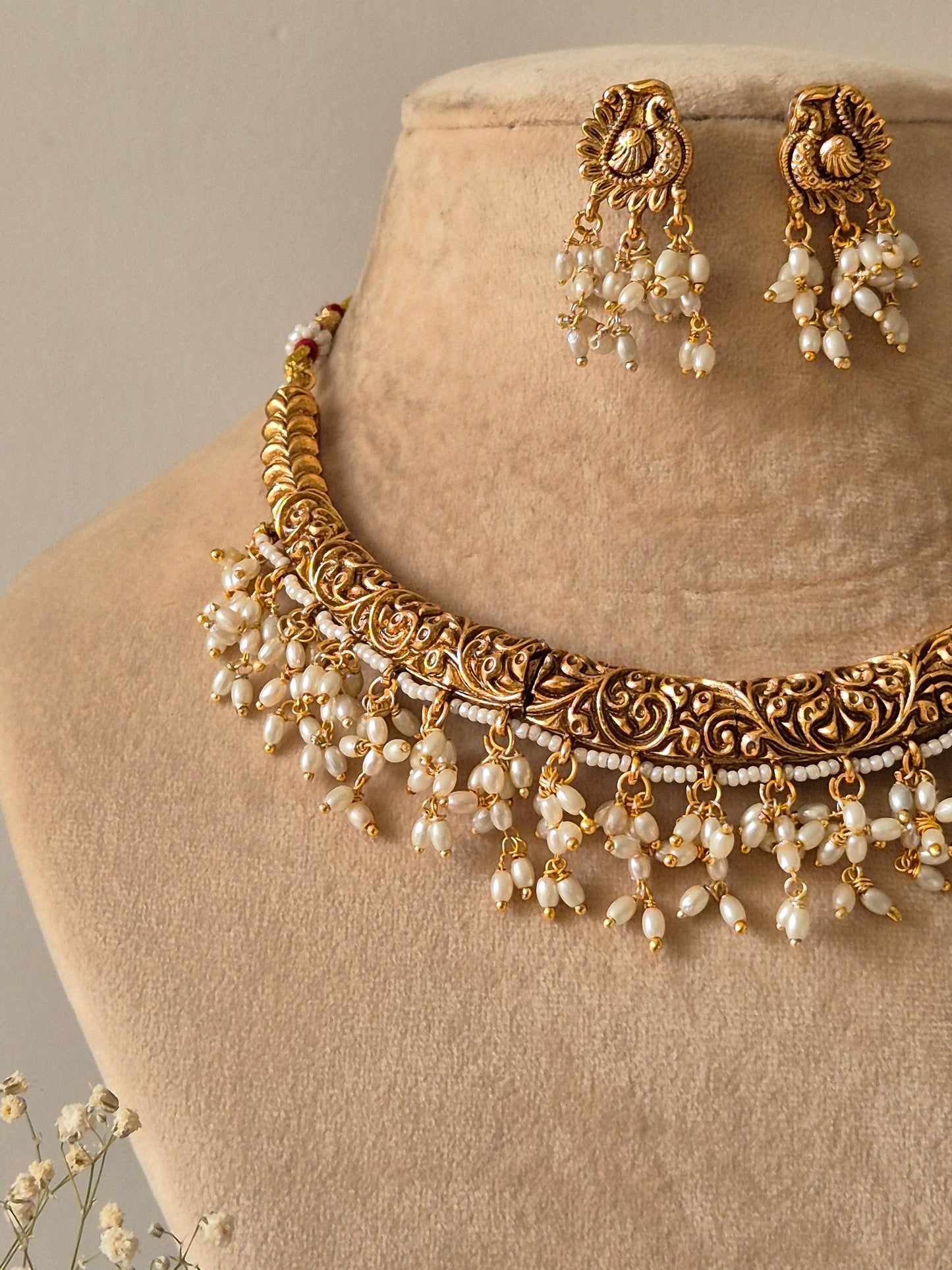 Pravya Necklace Set