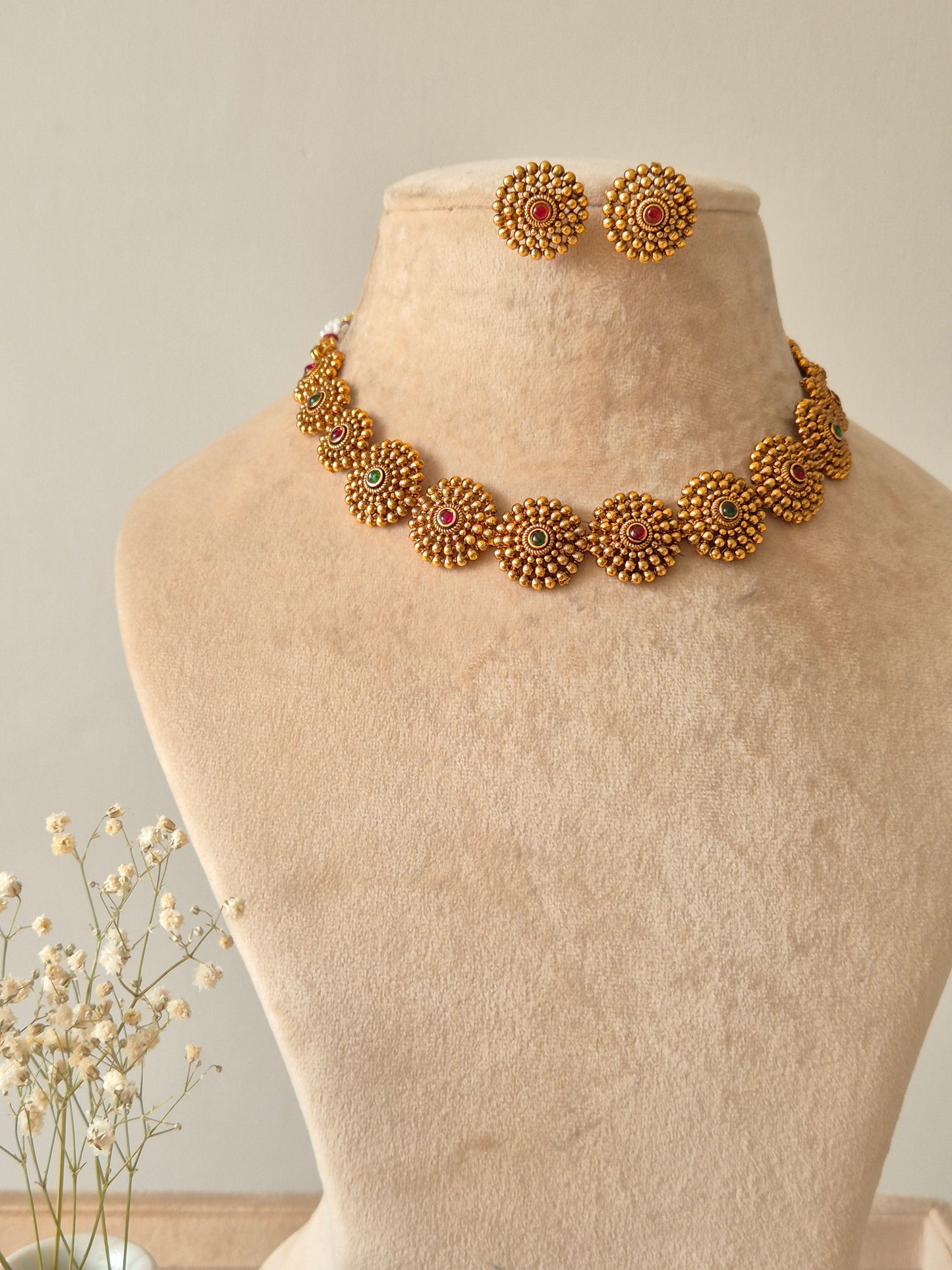 Nirvi Nechlace Set