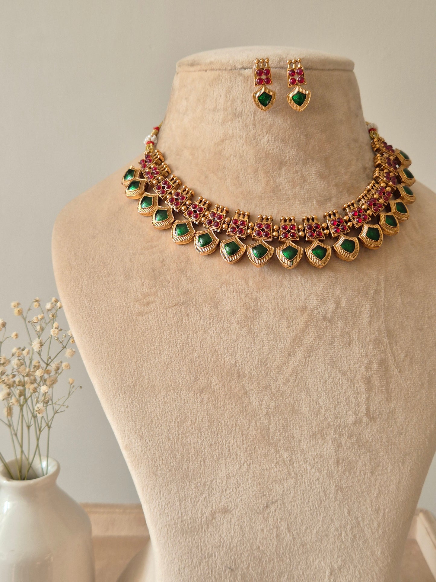 Kritika Necklace Set