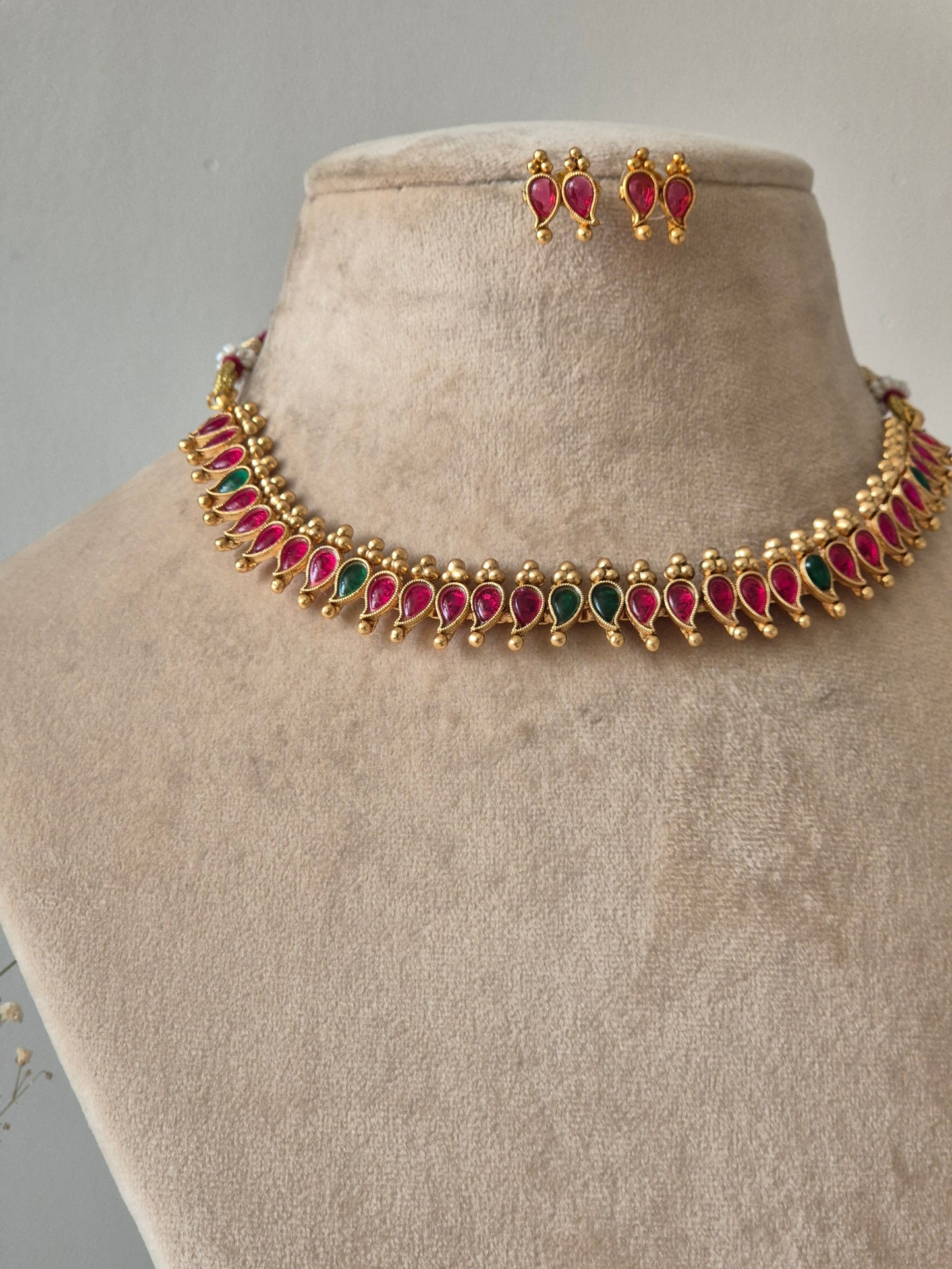 Leela Necklace Set