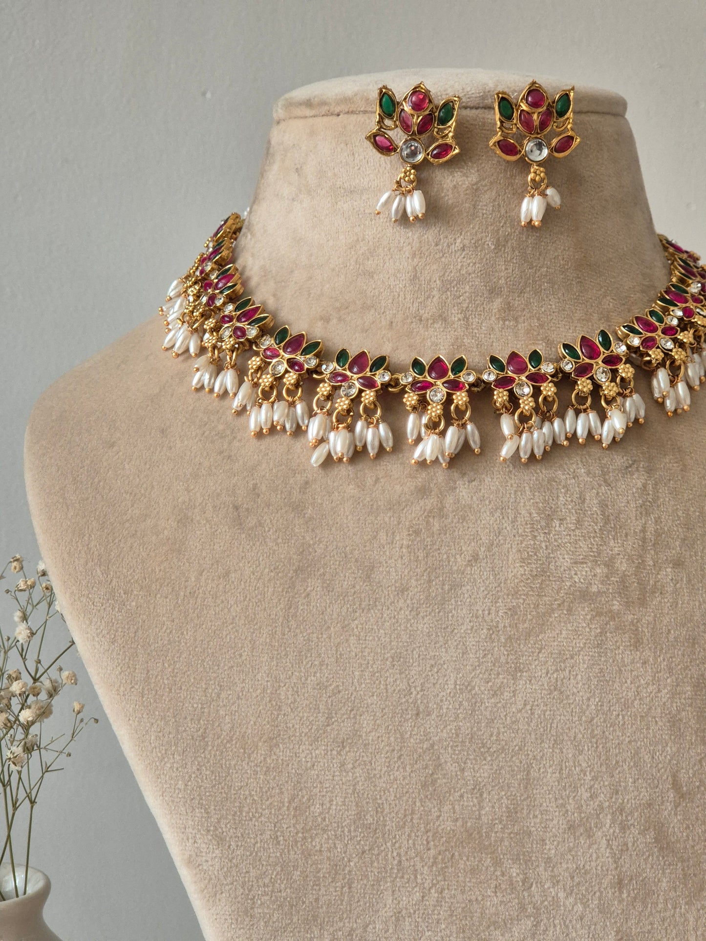Tarini Necklace Set