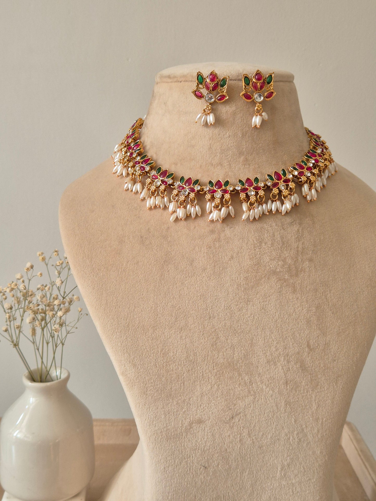 Tarini Necklace Set