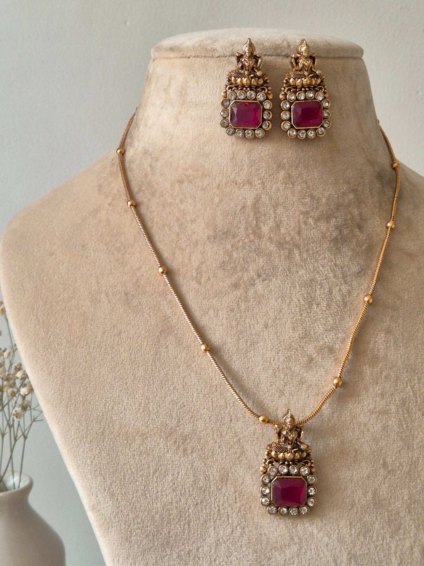 Bhavya Necklace Set
