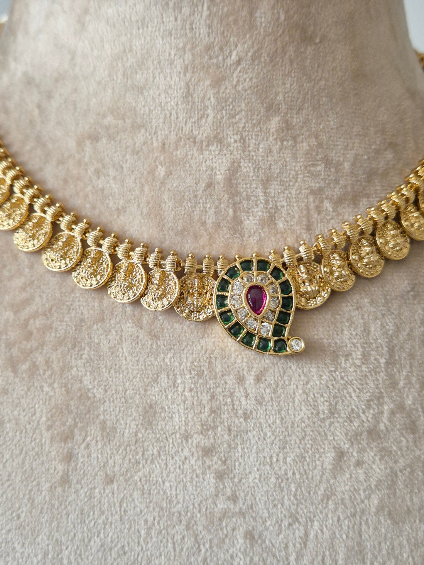 Hiranya Necklace Set