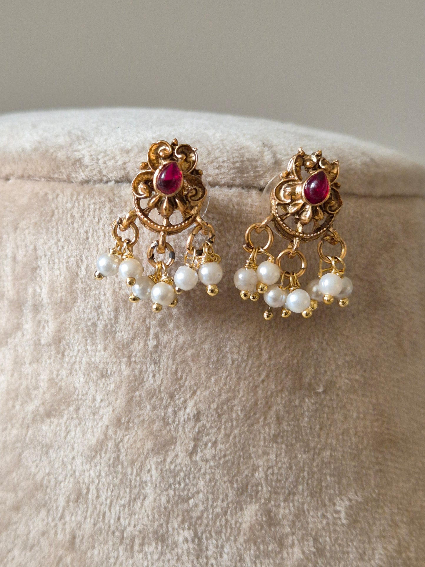 Rabhya Necklace Set