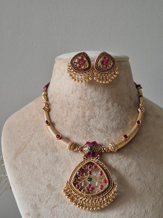 Lasya Necklace Set