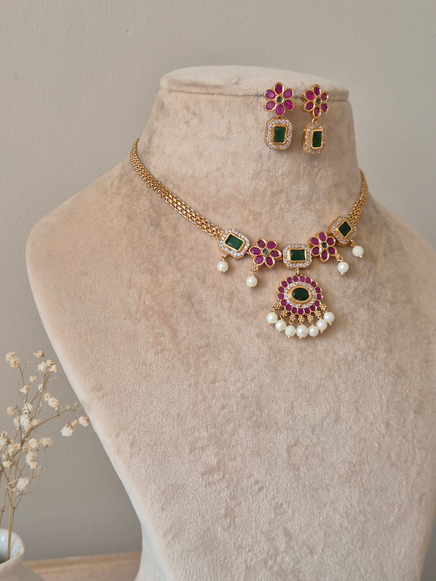 Parinita Necklace Set