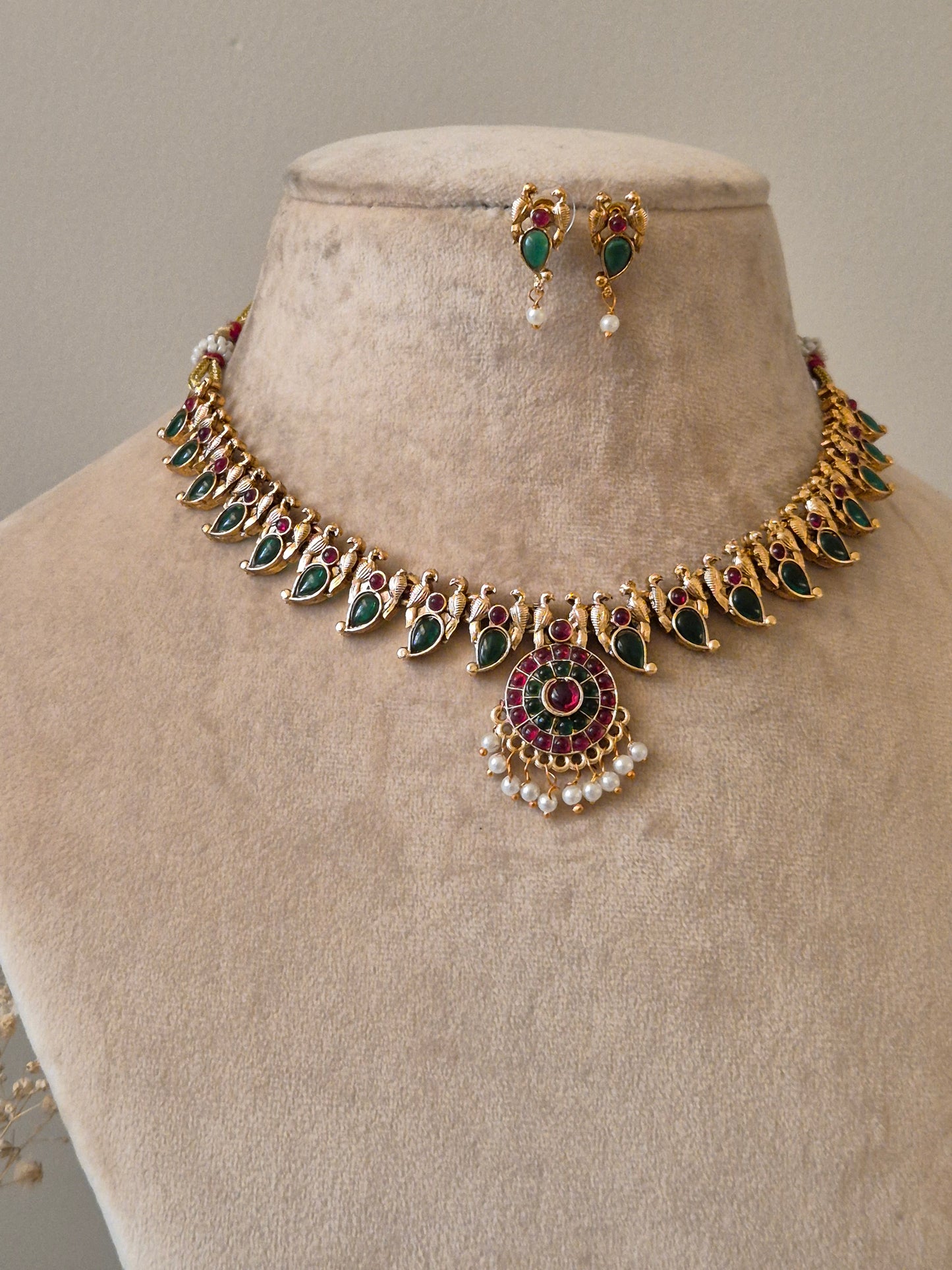 Poonam Necklace Set