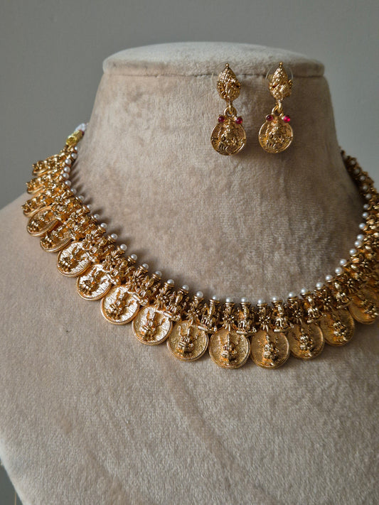 Reeva Necklace Set