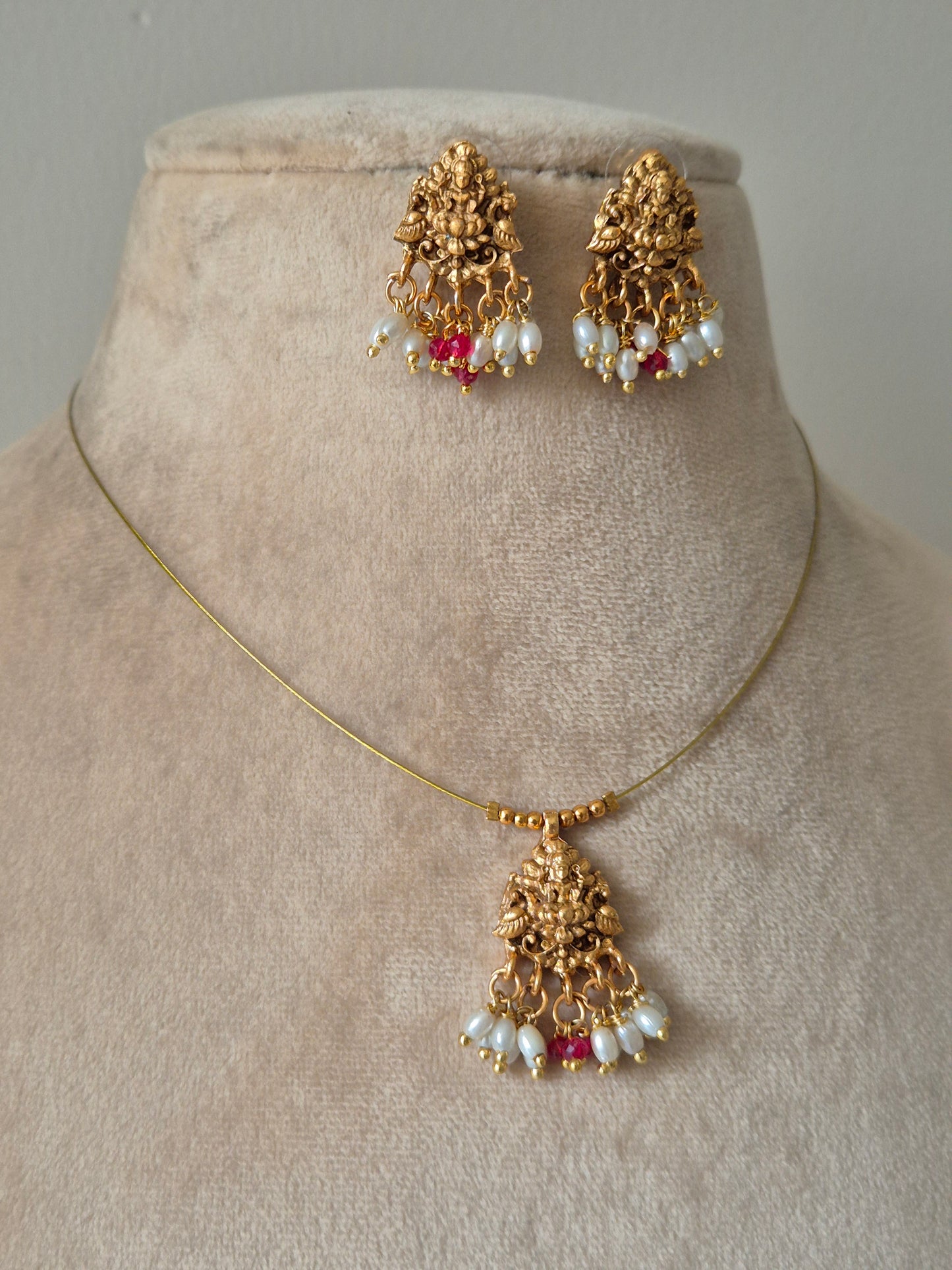 Inika Necklace Set