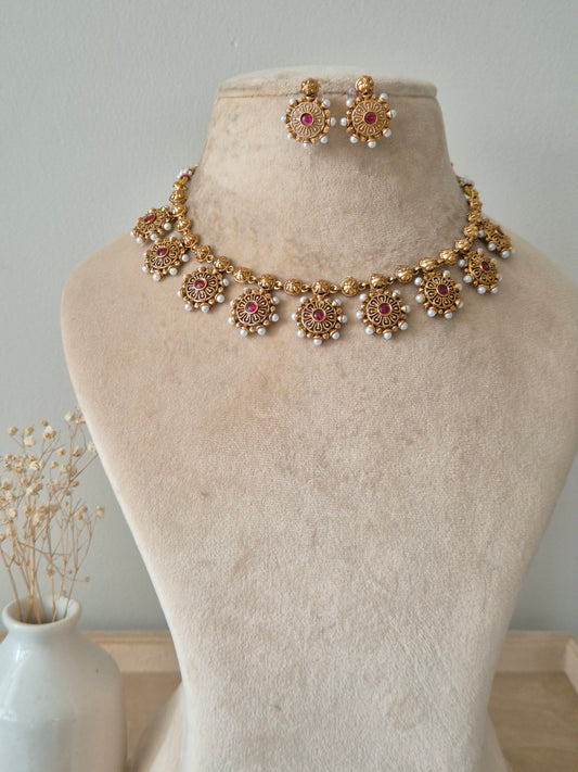Yavna Necklace Set