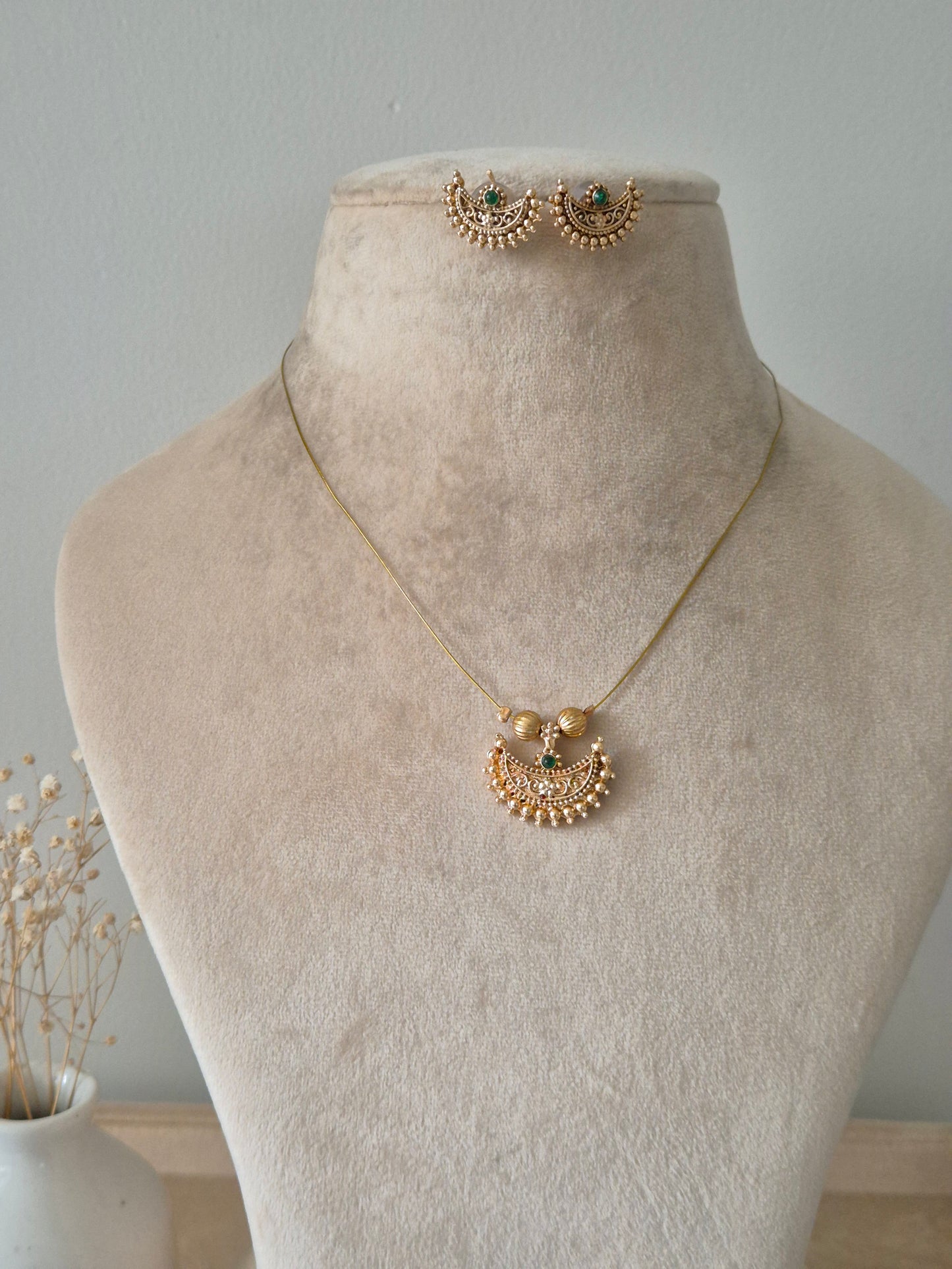 Jiyana Necklace Set