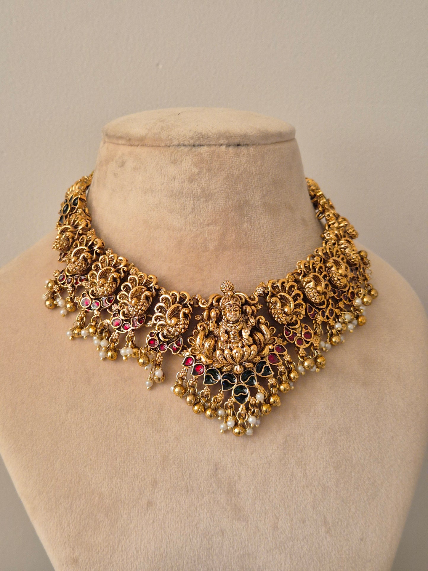Pragati Necklace Set