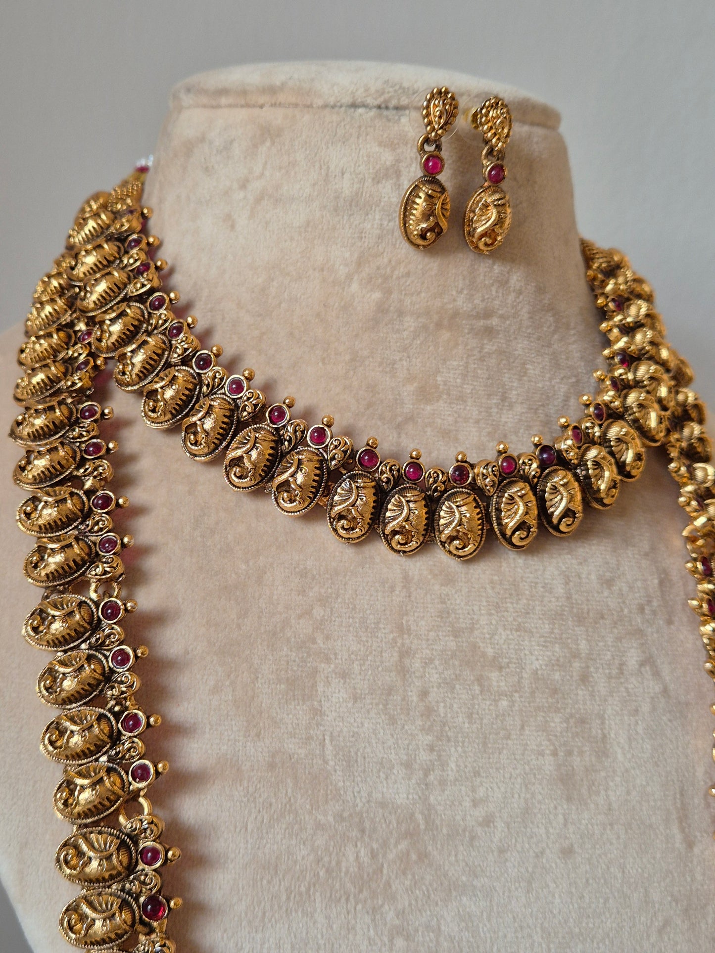 Jigna Necklace Set