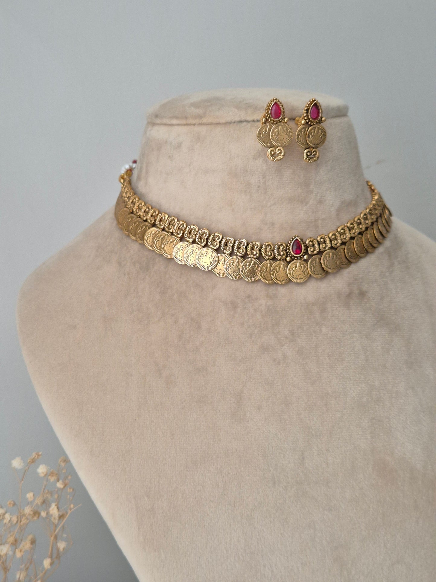 Haimvati Necklace Set