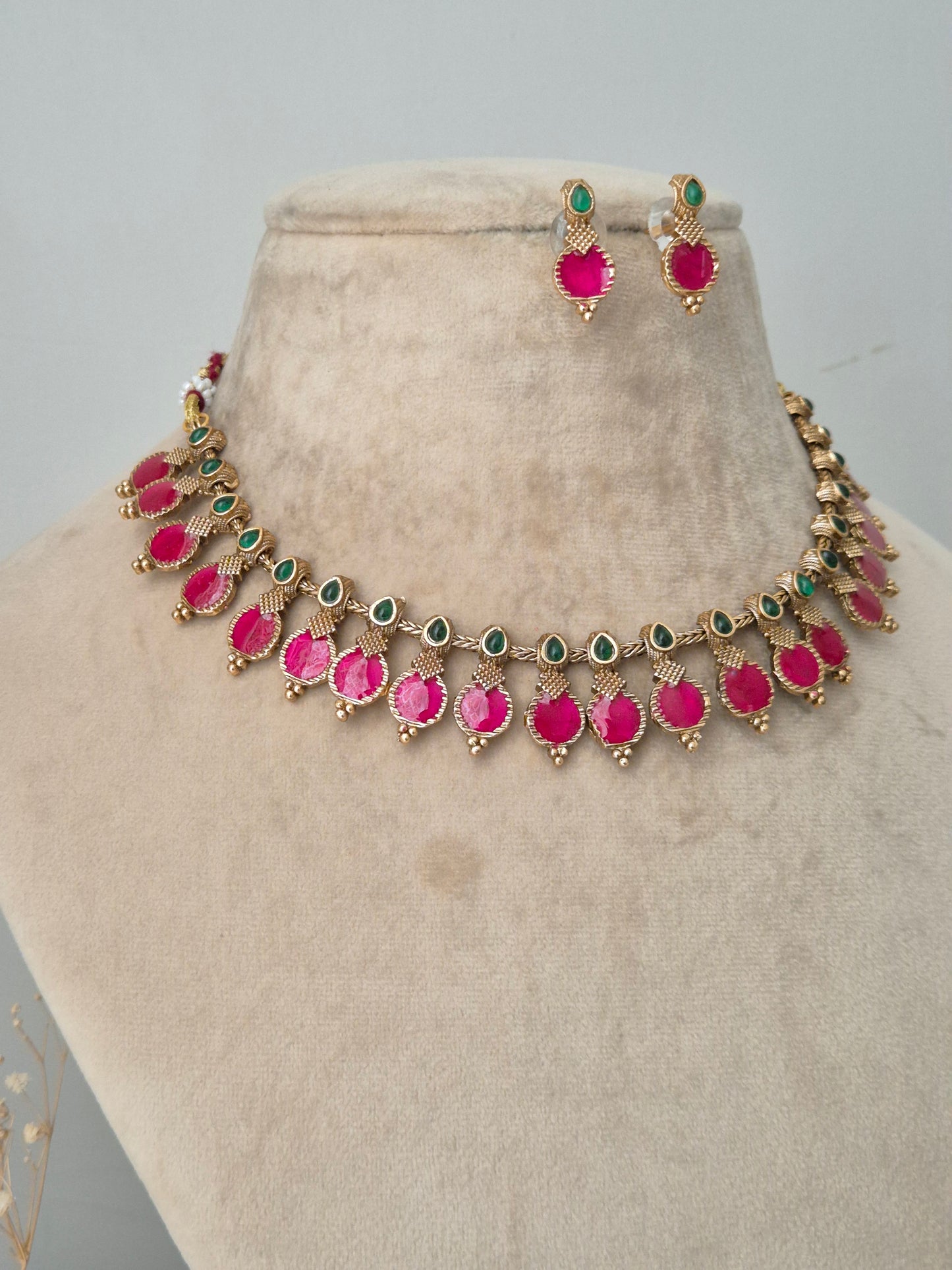 Brinda Necklace Set