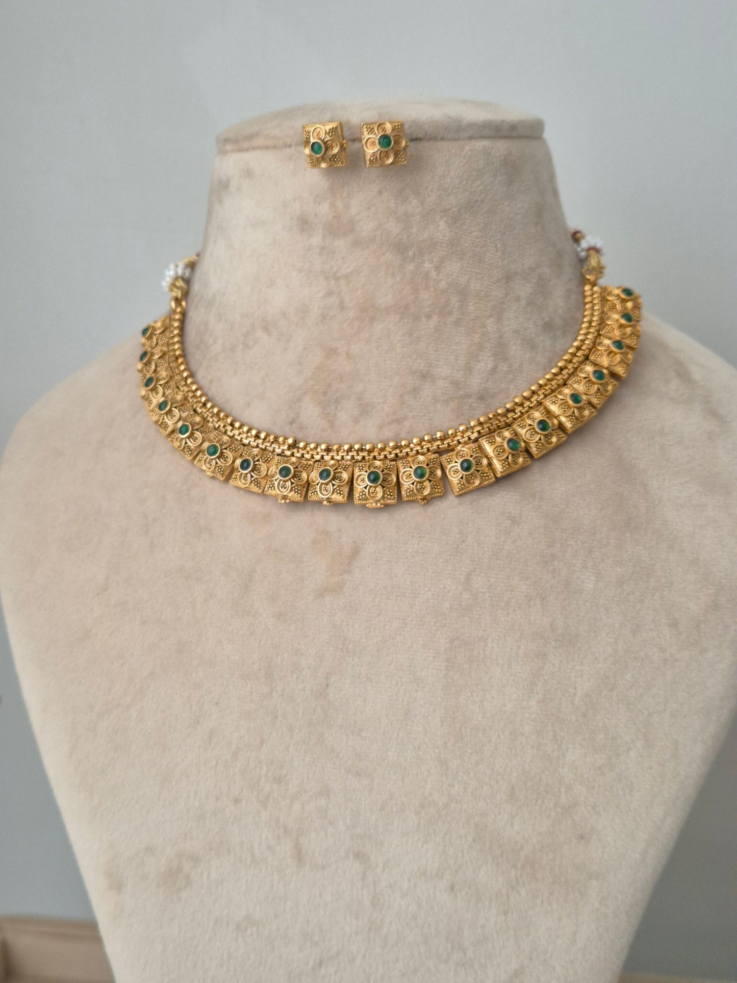 Purnima Necklace Set