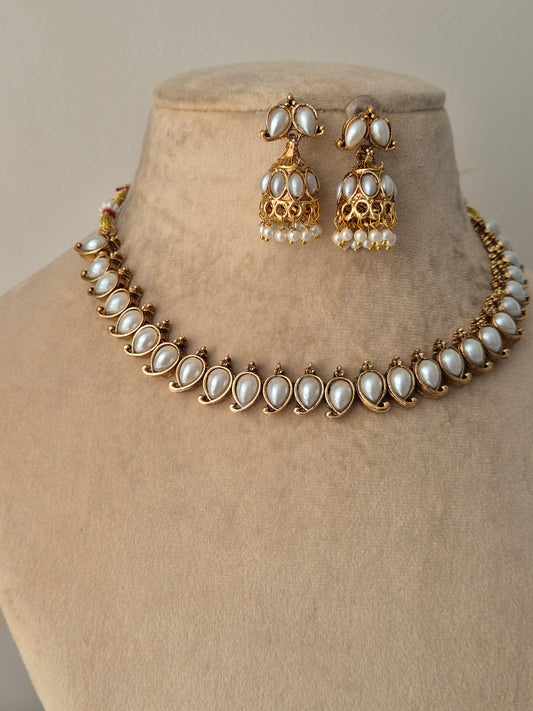 Orvi Necklace Set