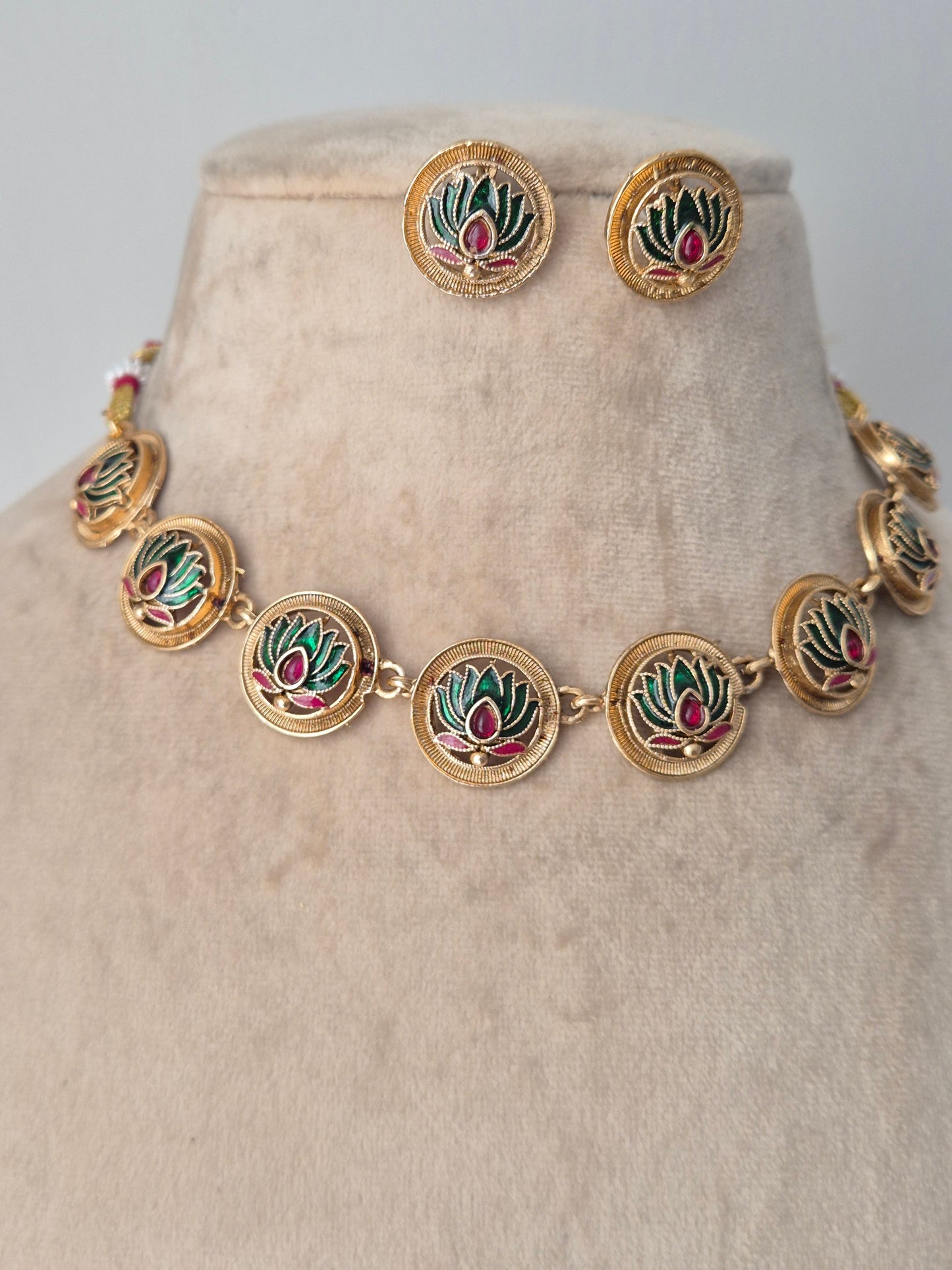 Vandana Necklace Set