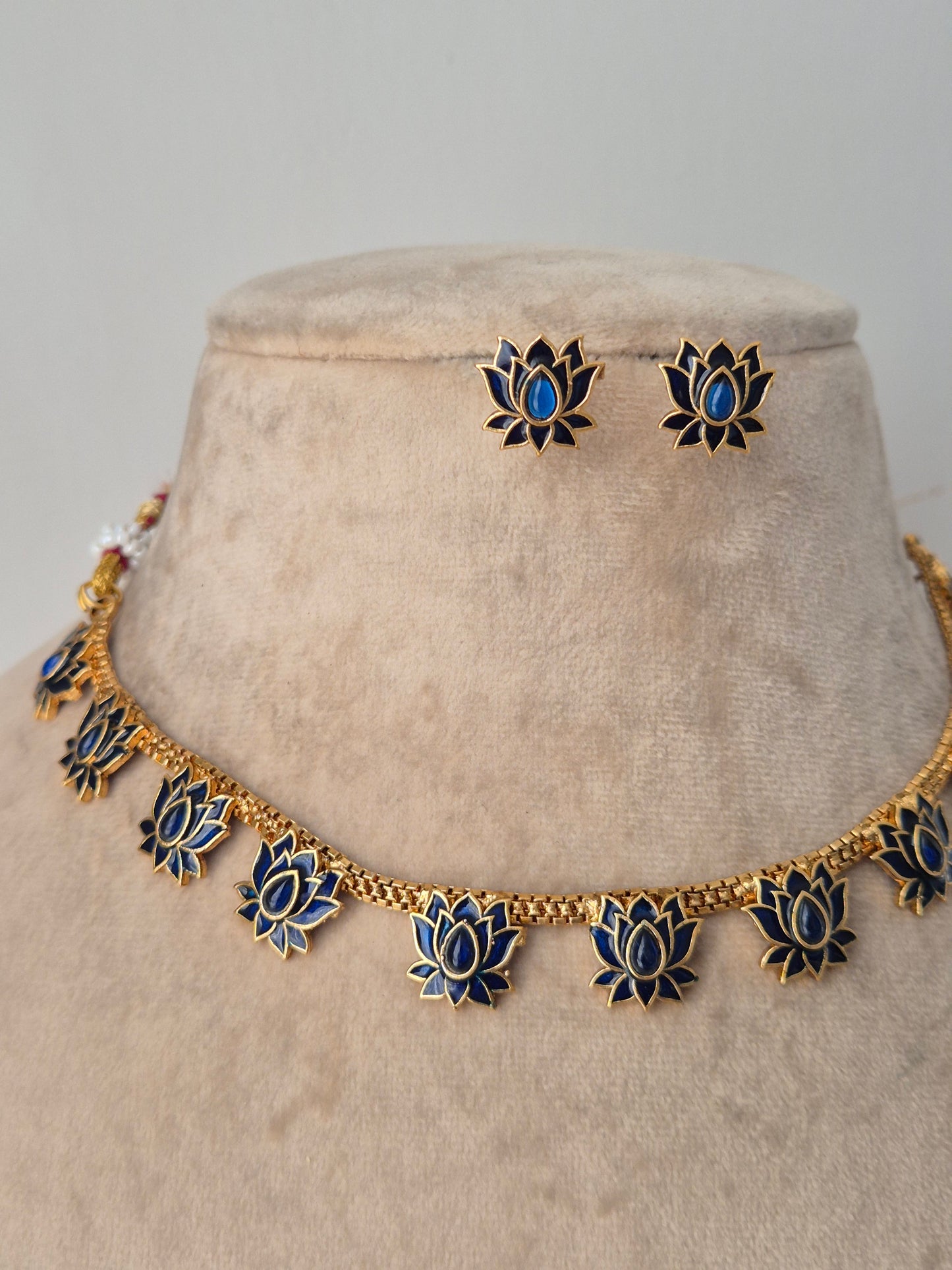 Jitya Necklace Set
