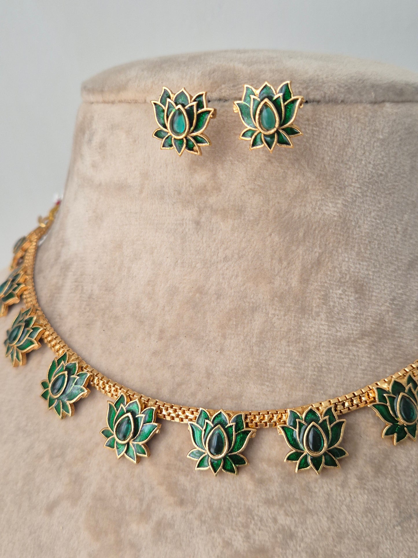 Kalyani Necklace Set