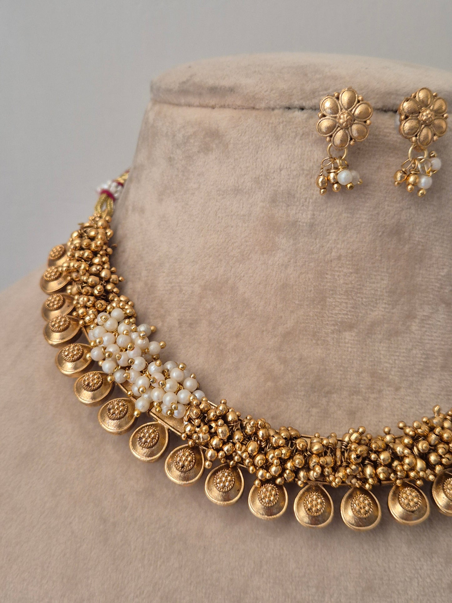 Uttara Necklace Set