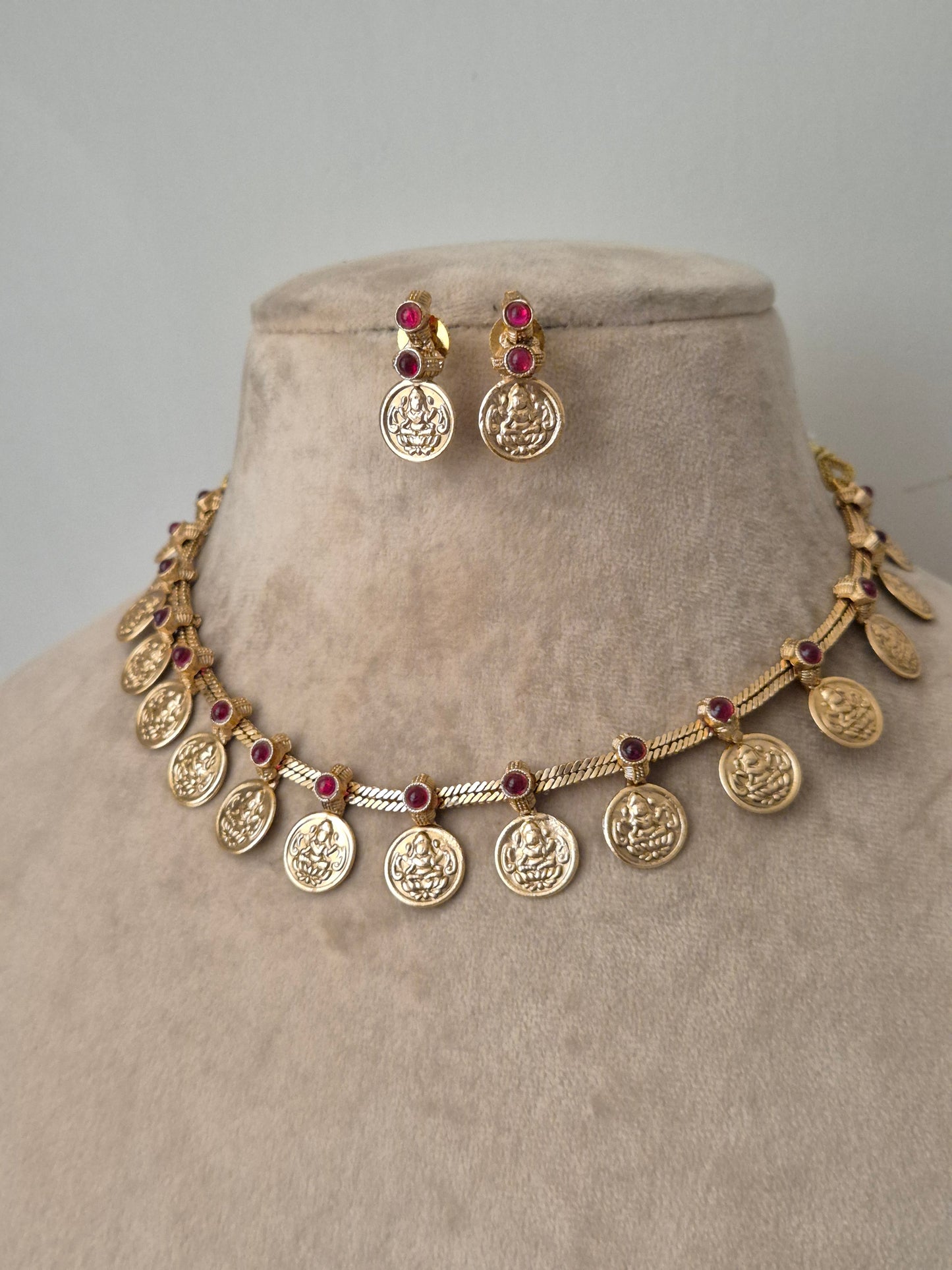Gopi Necklace Set