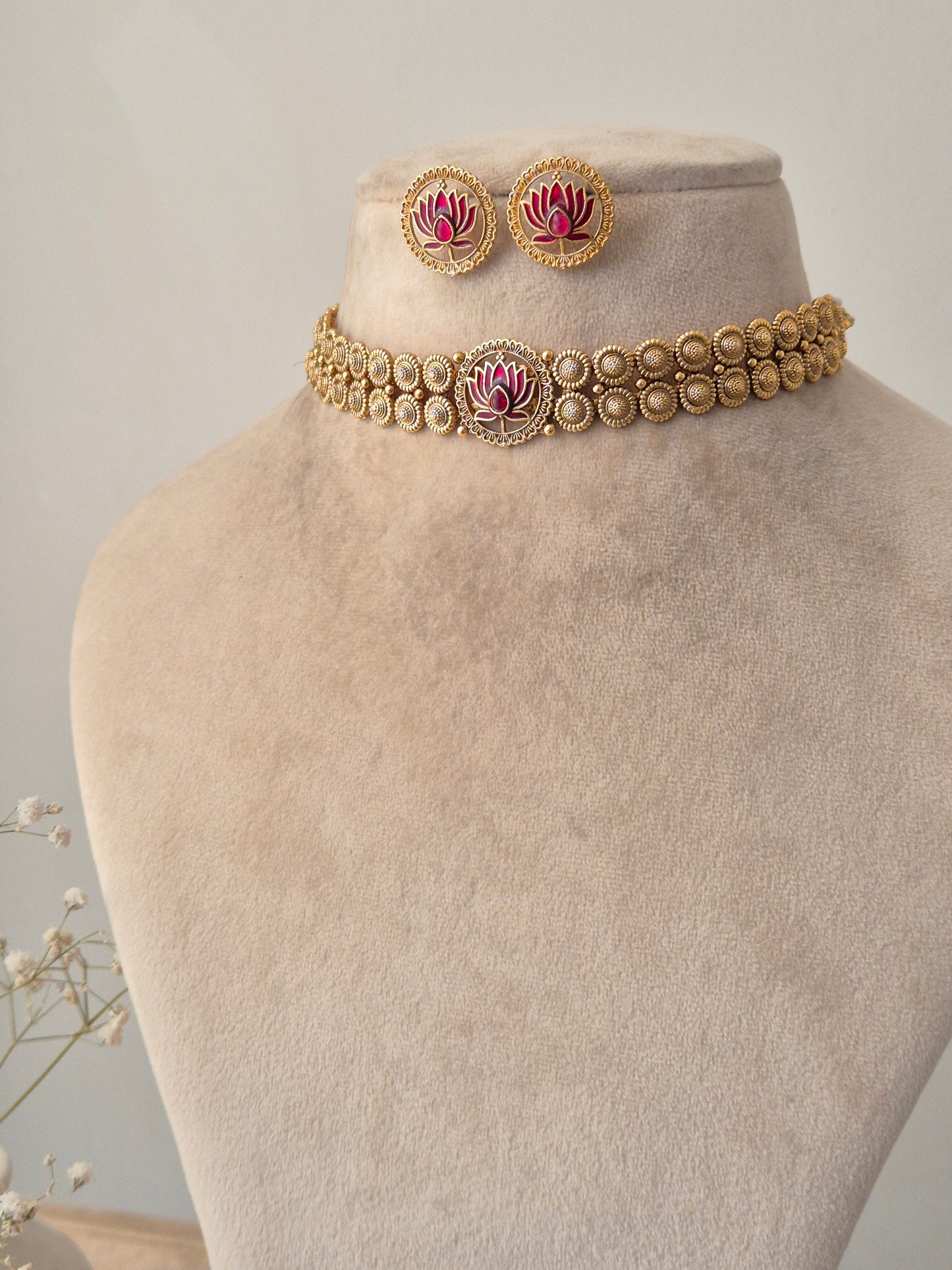 Induma Choker Set