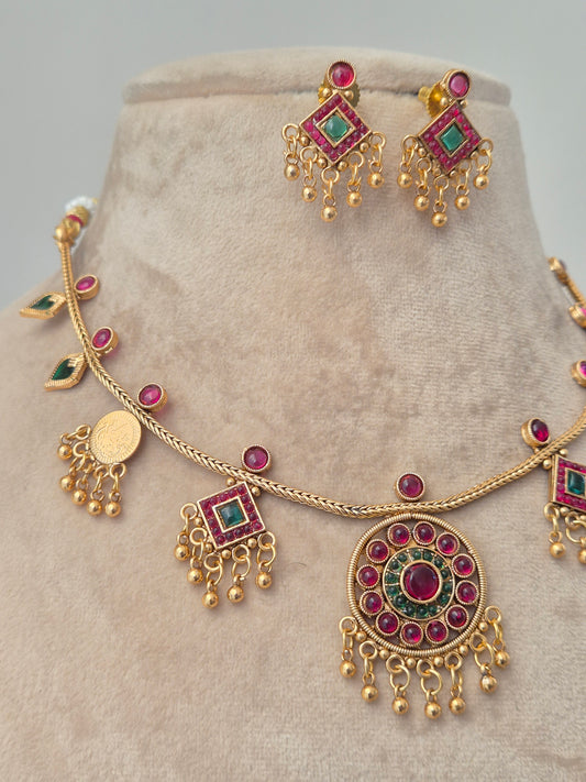 Chanda Necklace Set
